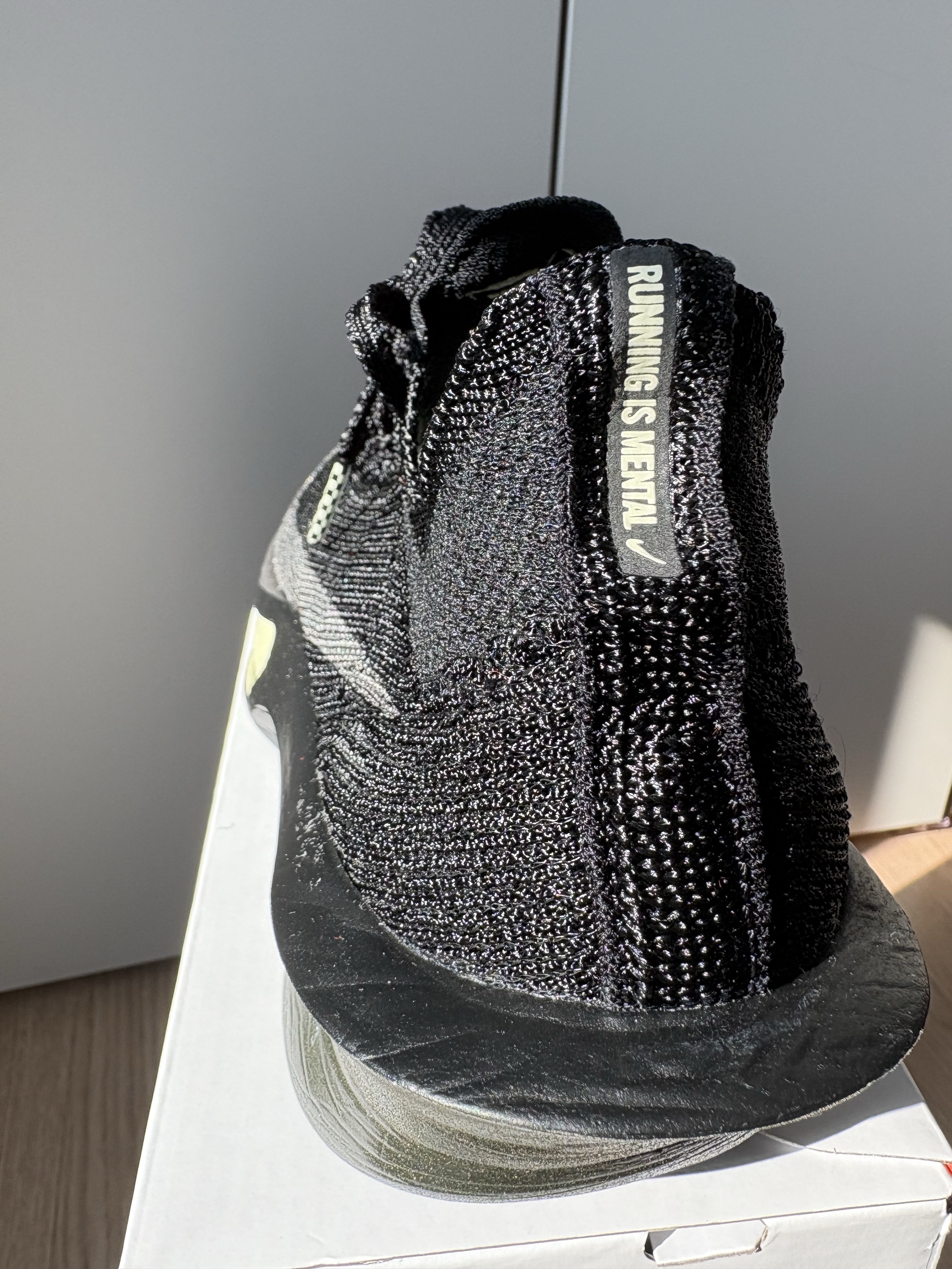 Nike Air Zoom Alphafly Next% 3 Black Olive Aura 착용 스타일 - 4