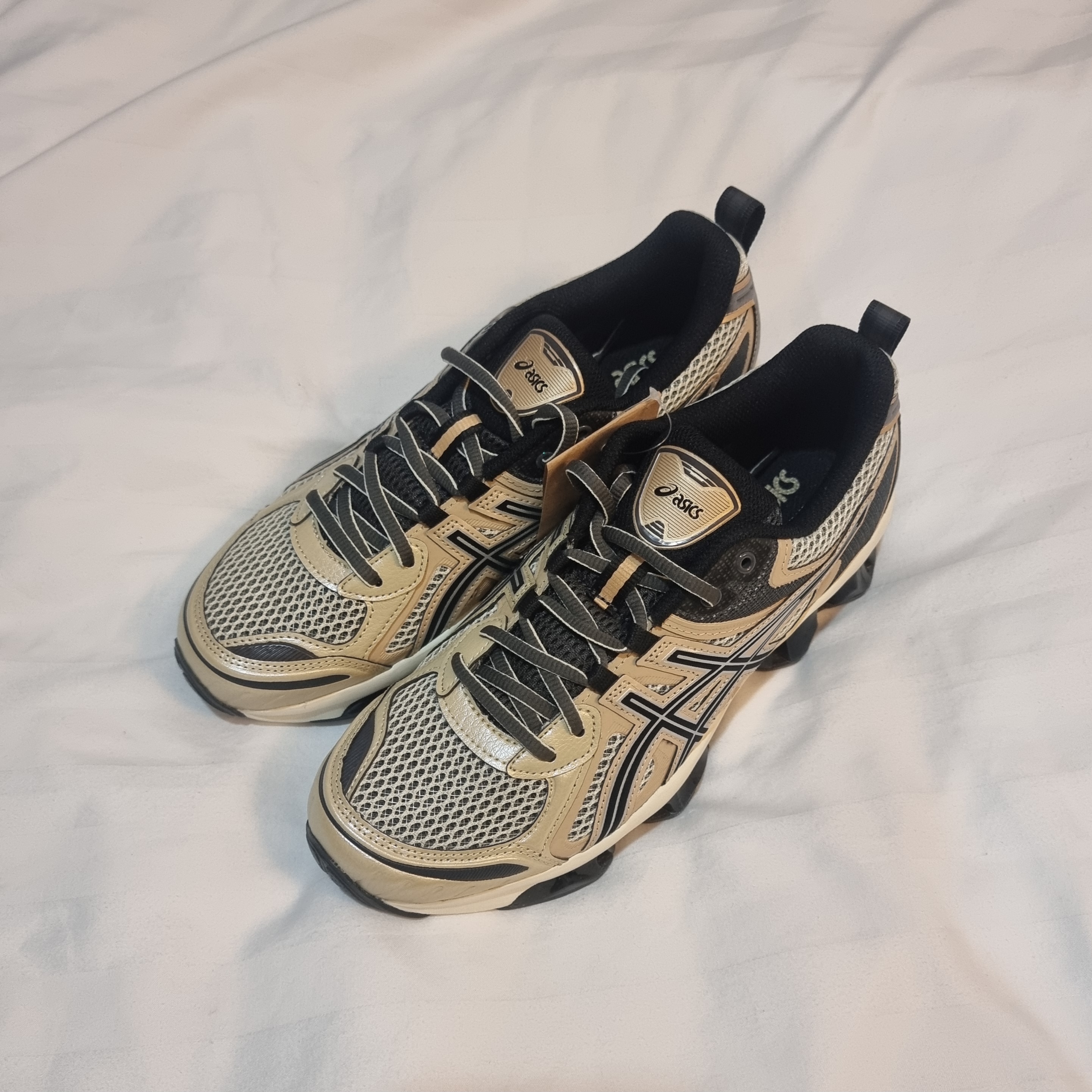 Asics Gel-Quantum Kinetic Sand Black 착용 스타일 - 1