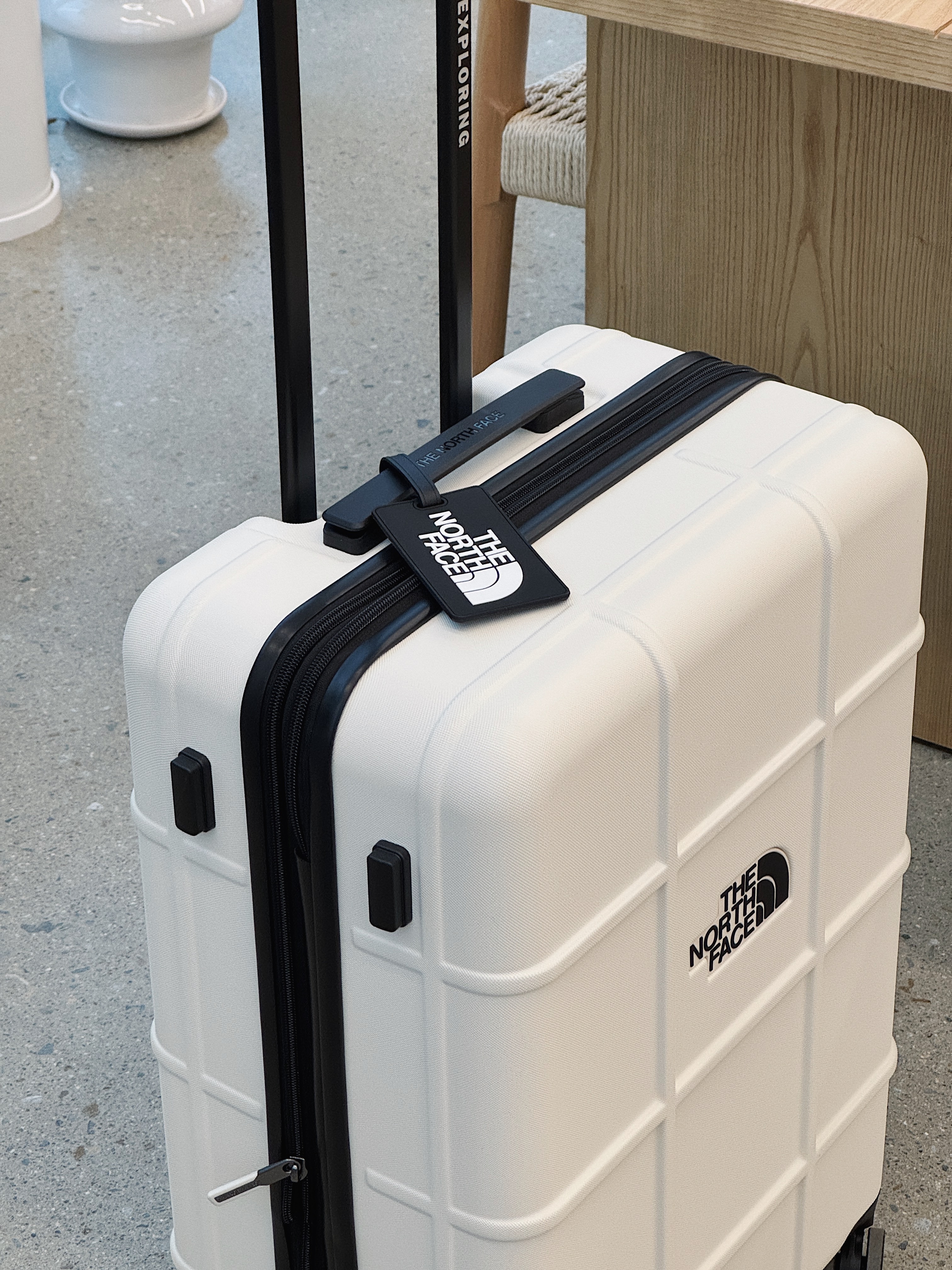 Supreme x The North Face Paper Print Nuptse Jacket - 19FW, Maison Mihara Yasuhiro Wayne OG Sole Leather Low-top Sneakers White 착용 스타일 - 5