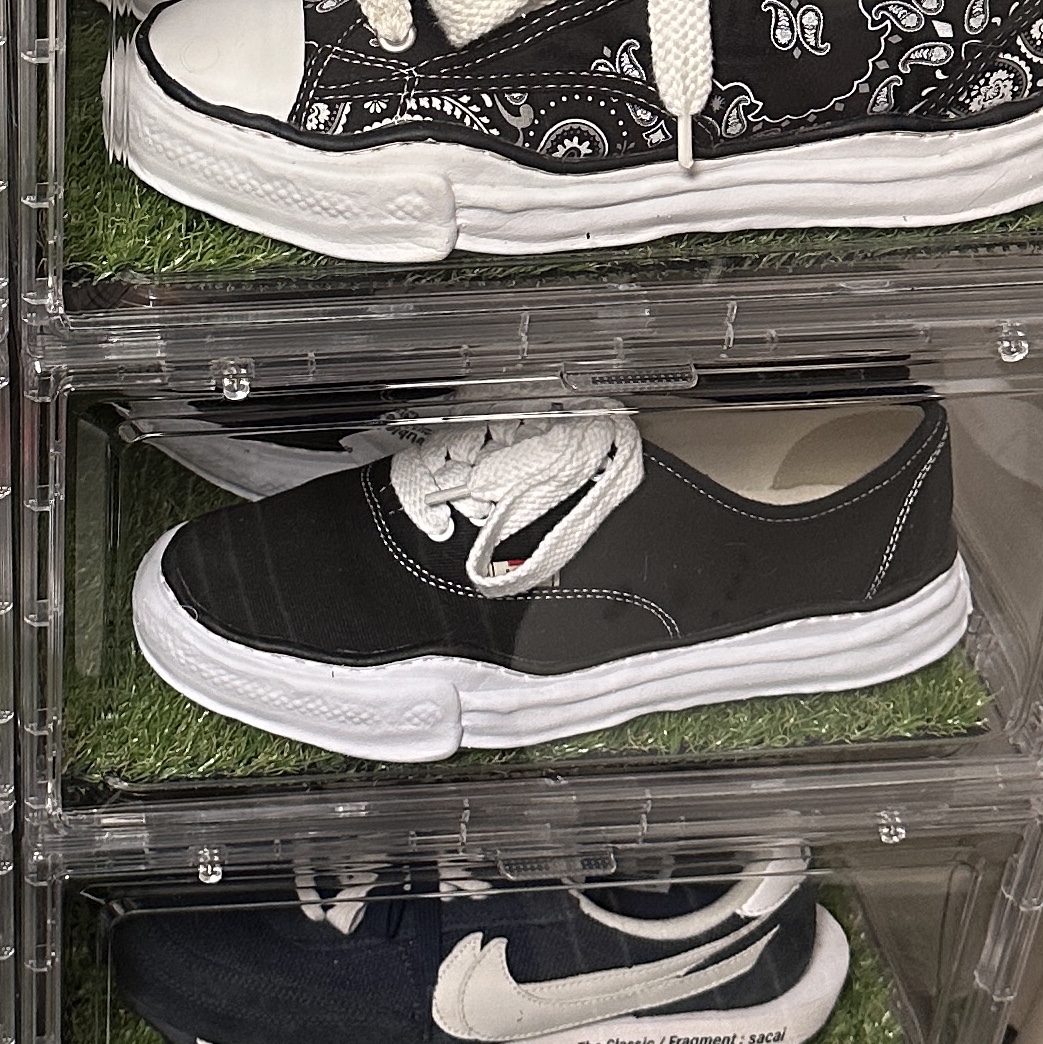 Maison Mihara Yasuhiro Baker OG Sole Canvas Low Cut Sneakers Black 착용 스타일