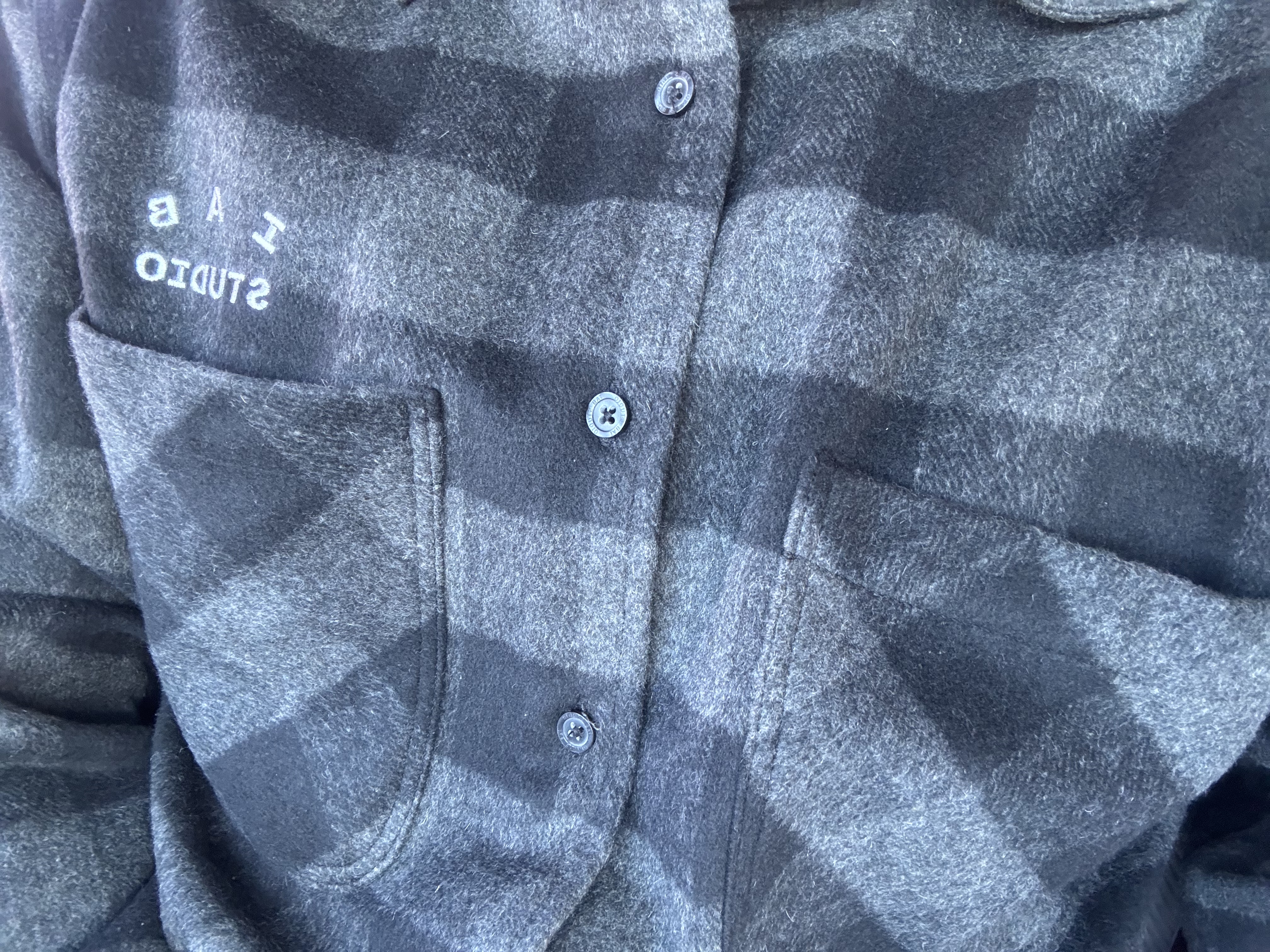 IAB Studio Gingham Check Shirt Black White 착용 스타일