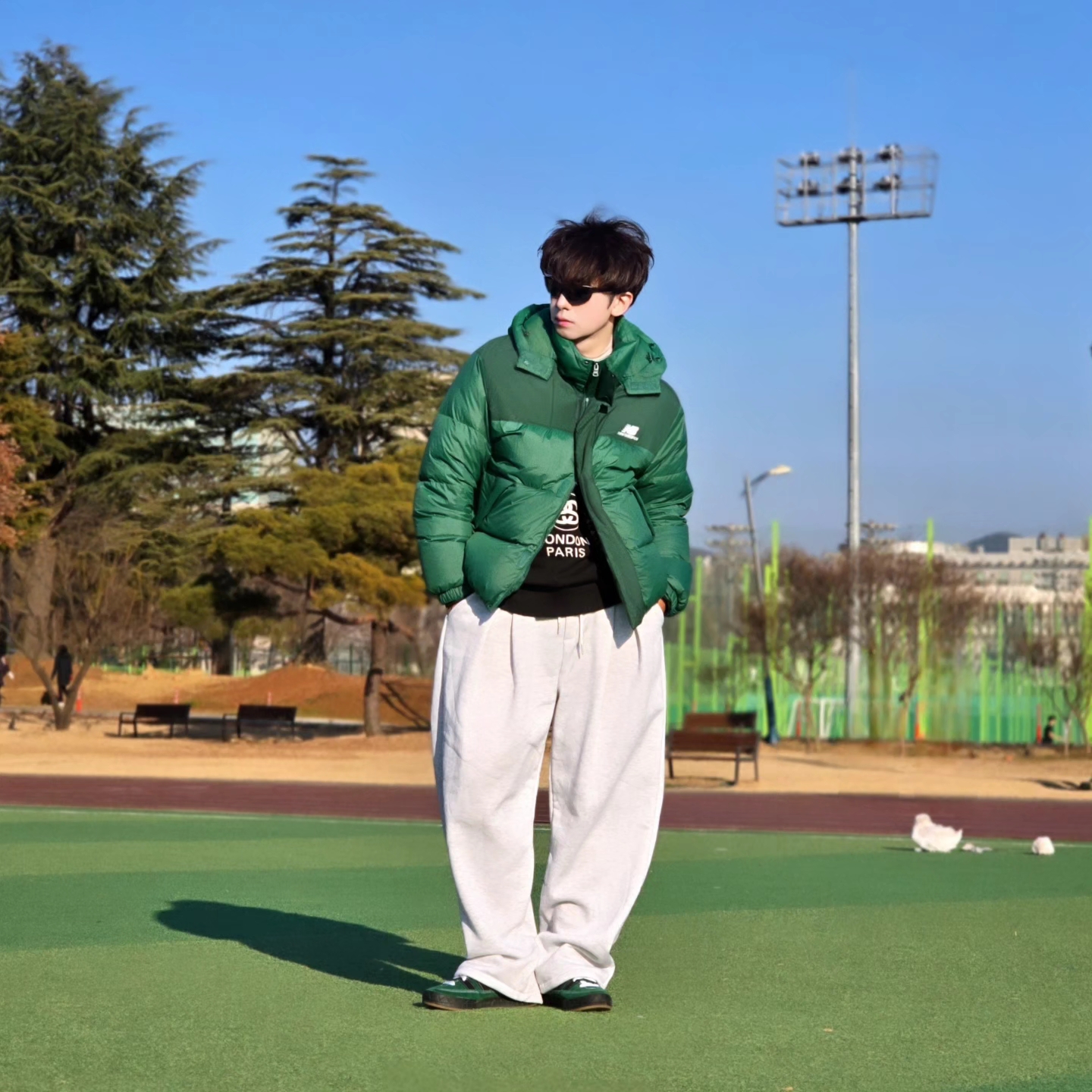 Stussy World Tour Crew Black 2023, Stussy World Tour Crew Black 2024 착용 스타일 - 5