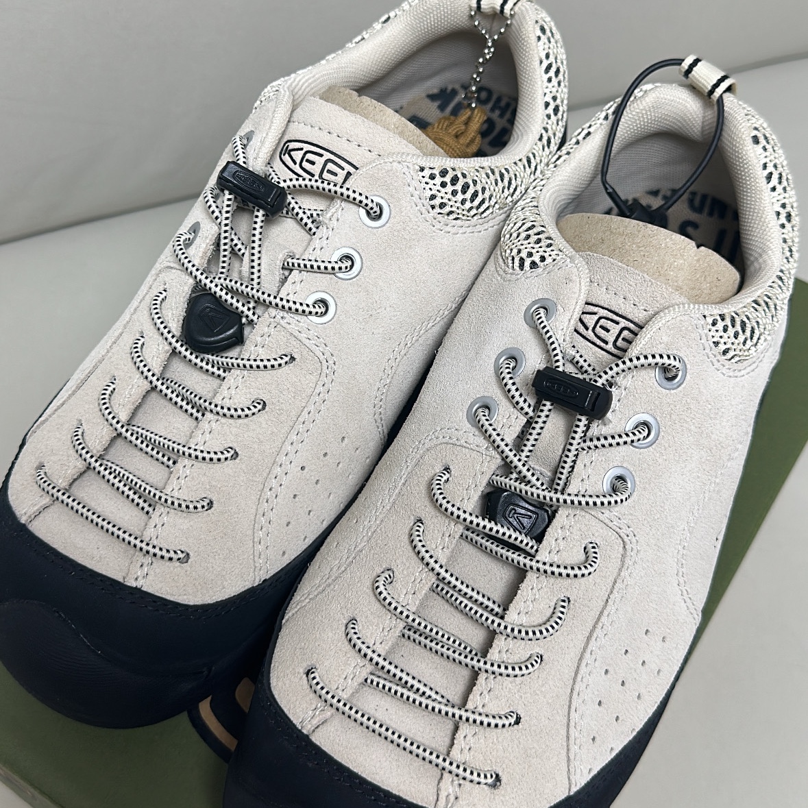 (W) Keen Jasper Rocks SP Sneaker Birch Black 착용 스타일