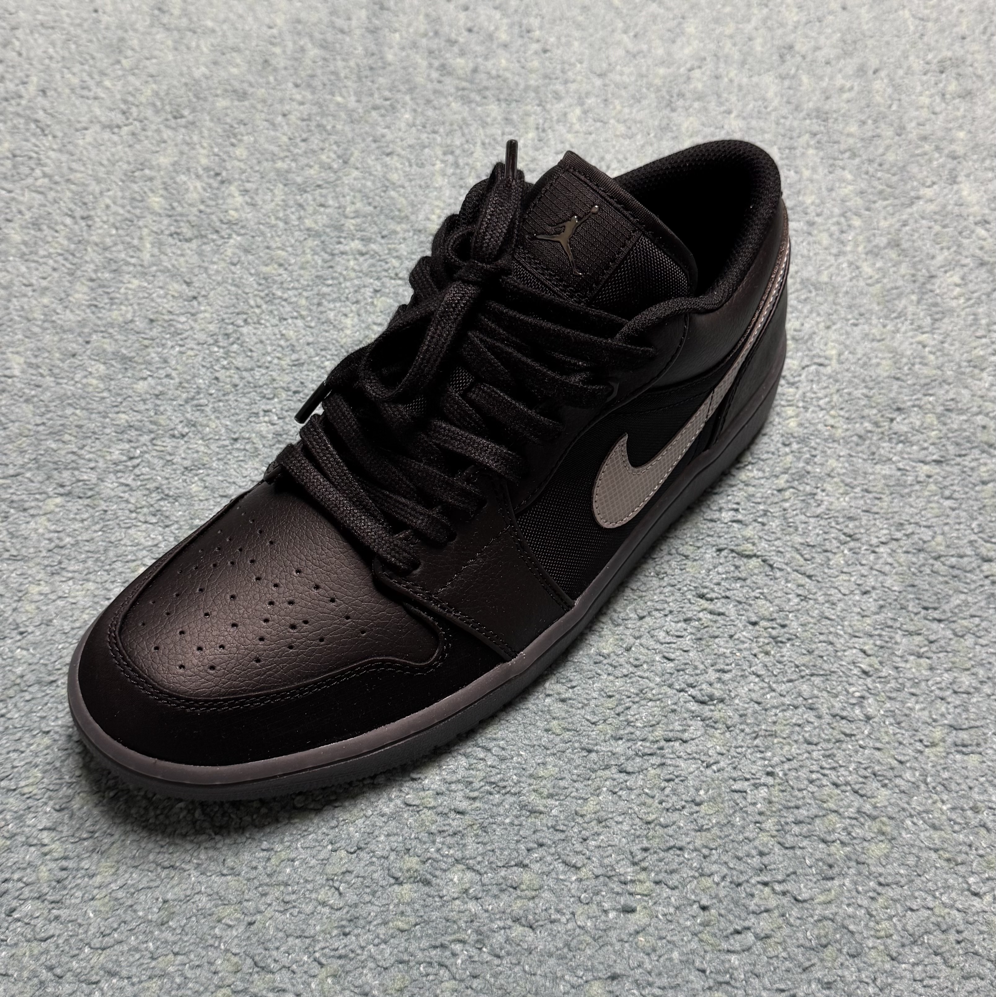 Jordan 1 Low SE Black White 착용 스타일