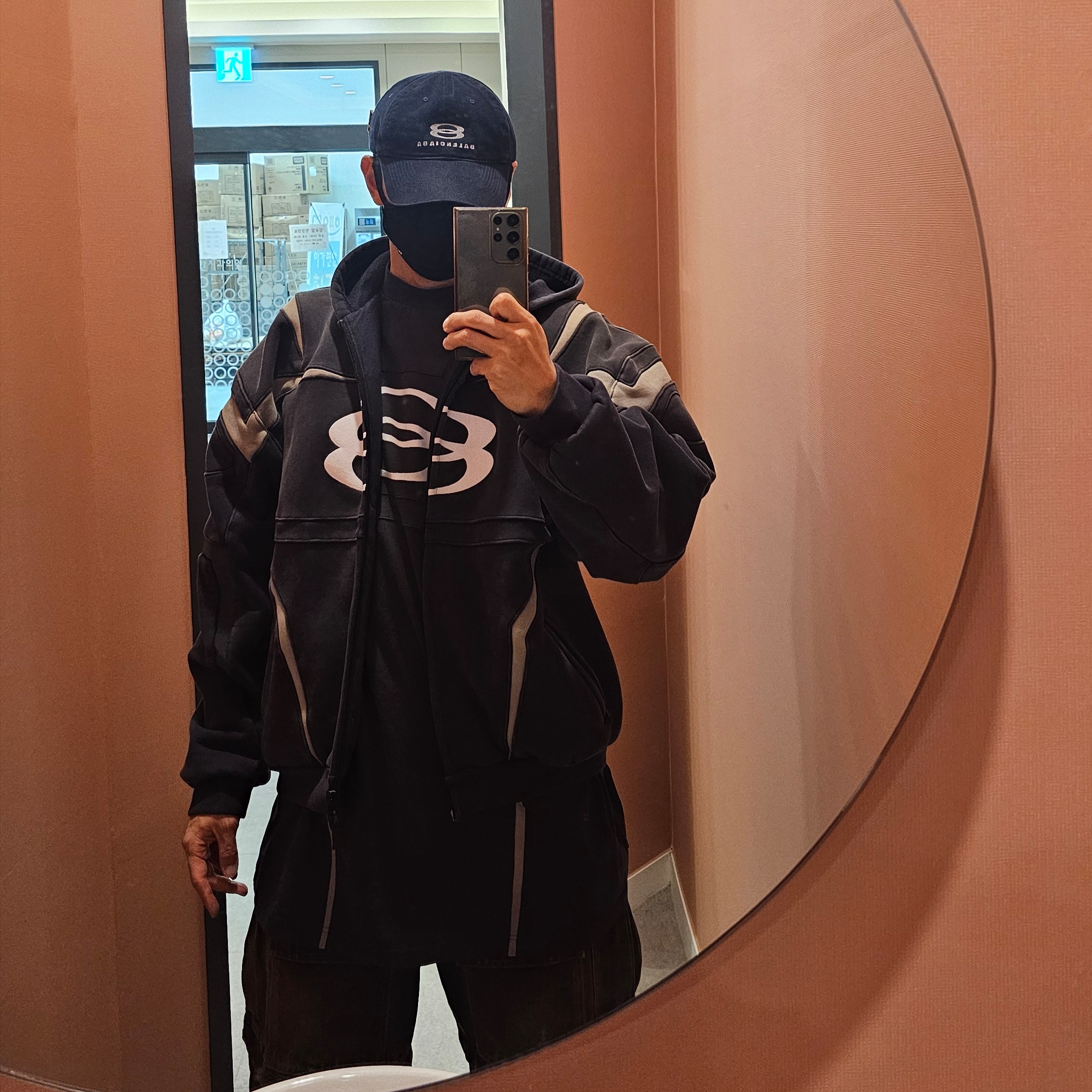 Balenciaga Unity Sports Icon Biker Oversized Zip-Up Hoodie Black, Balenciaga Unity Sports Icon Biker Oversized T-Shirt Black 착용 스타일