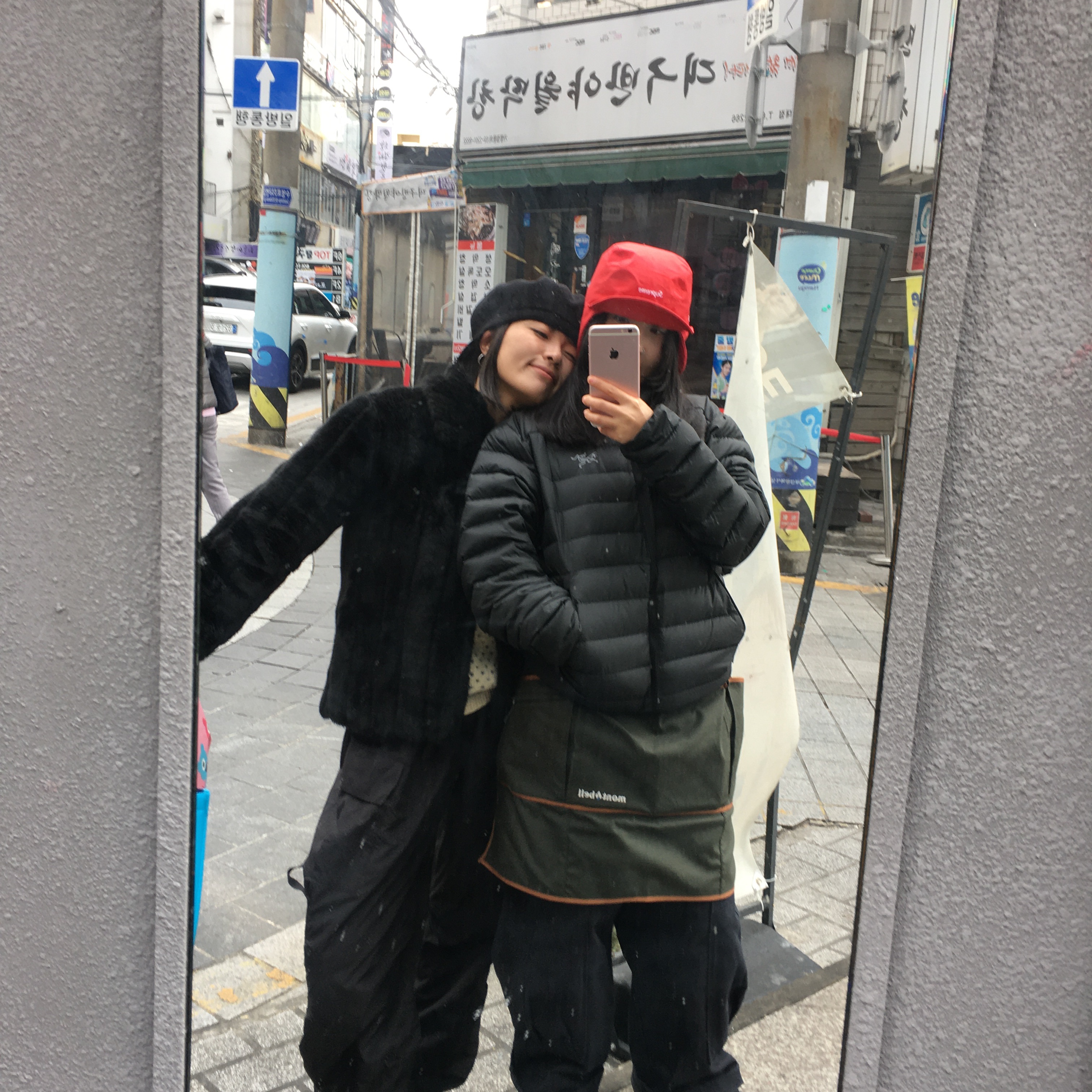 Supreme Gore-Tex Earflap Cap Red - 24FW, Arc'teryx Cerium Hoody Black 착용 스타일 - 3