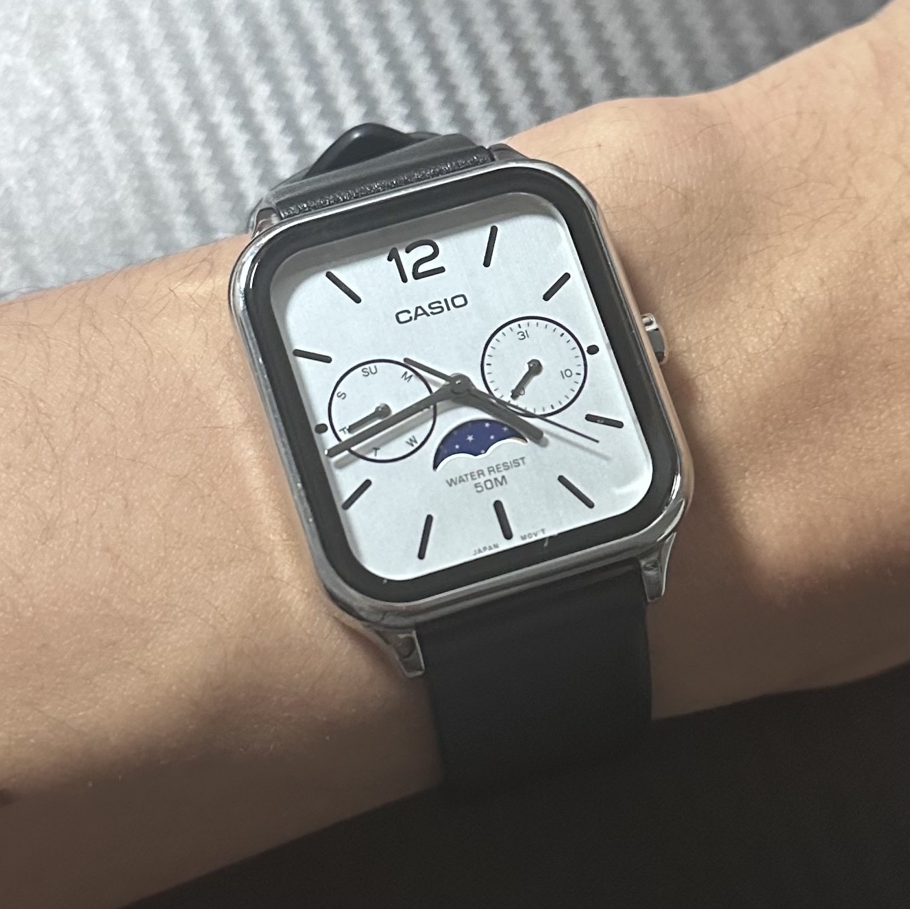 Casio MTP-M305L-7AV 착용 스타일