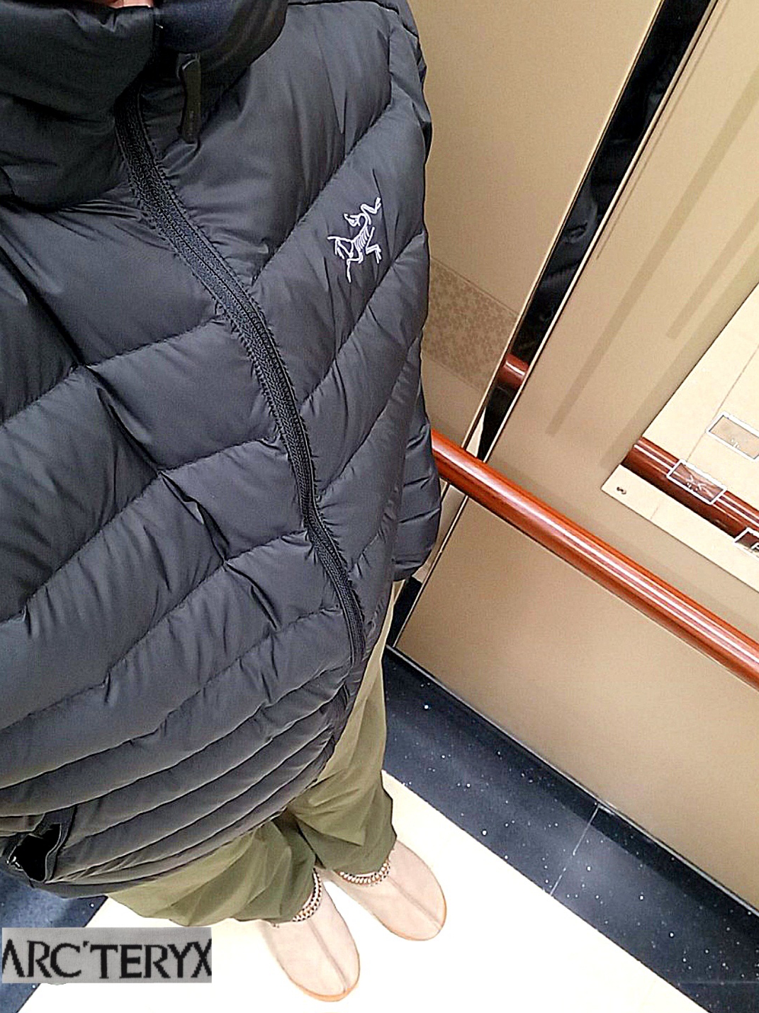 UGG Tasman Slipper Chestnut, Arc'teryx Allium Insulated Jacket Tatsu 착용 스타일 - 1