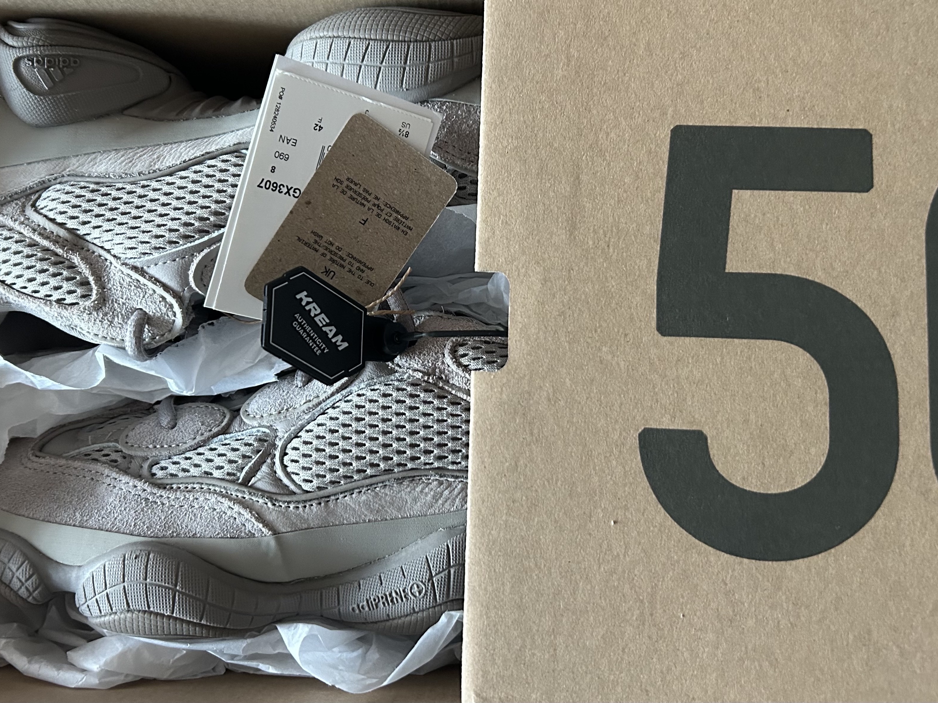 Adidas Yeezy 500 Ash Grey 착용 스타일 - 2