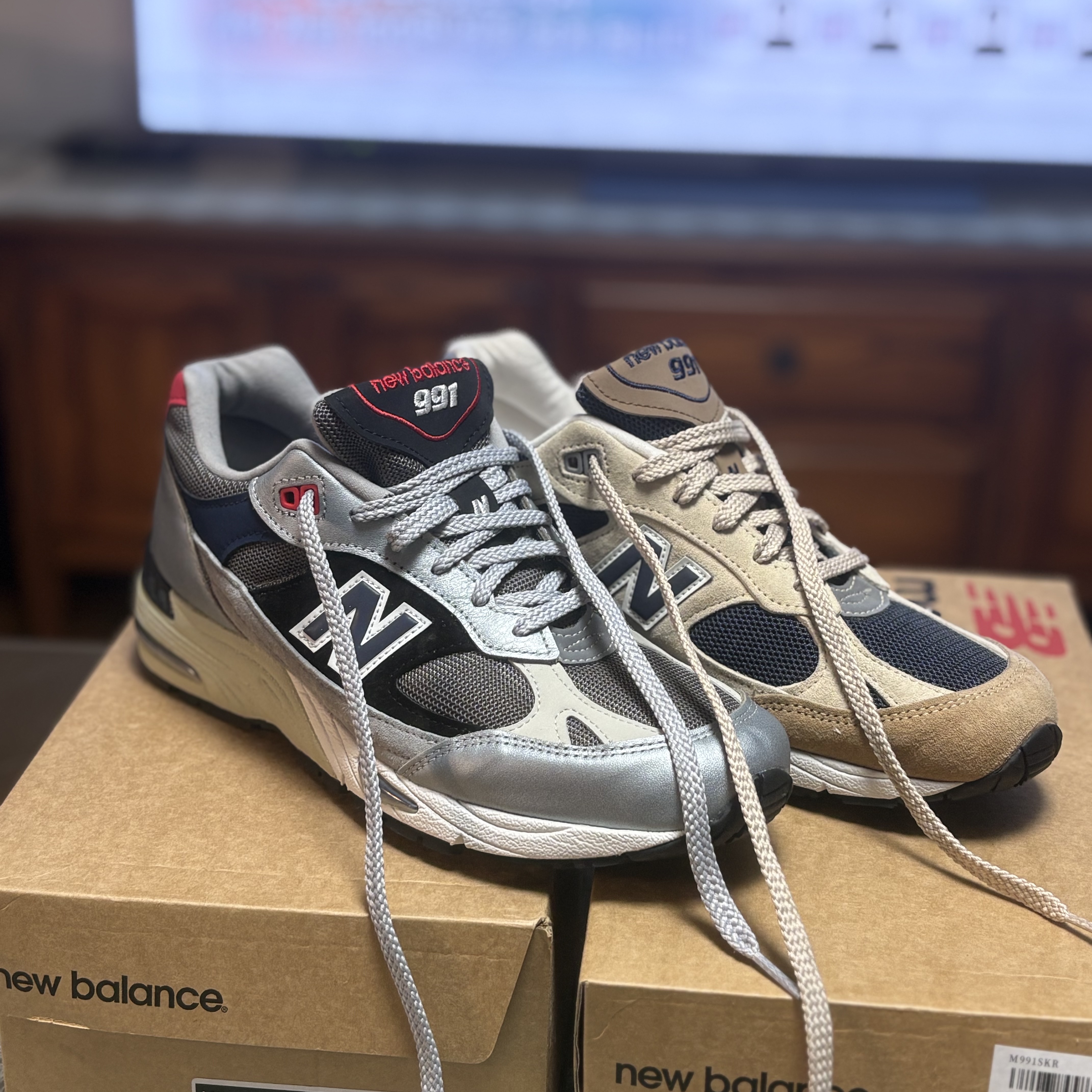 New Balance 991 Made in UK Silver, New Balance 991 Made in UK Cappuccino 착용 스타일