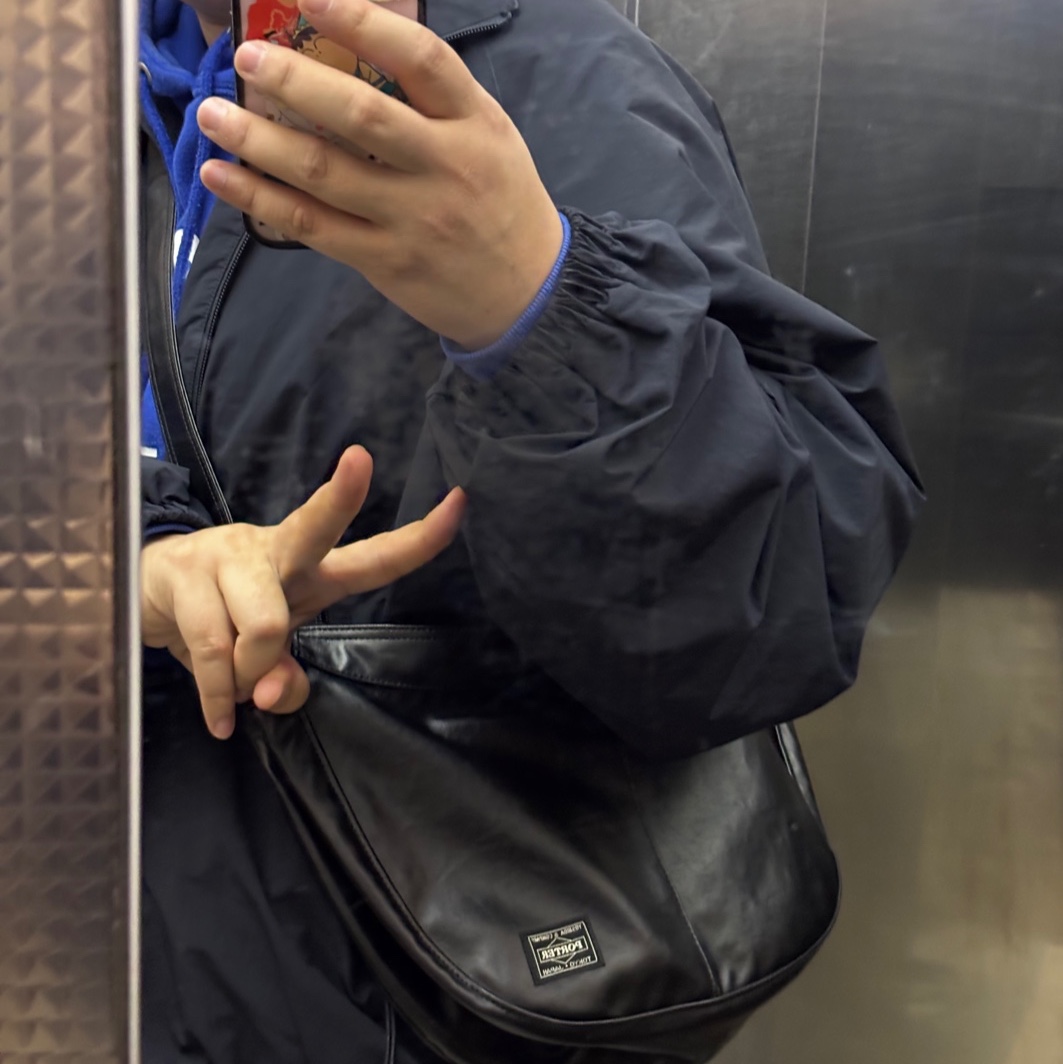 Porter Free Style Shoulder Bag Black 착용 스타일