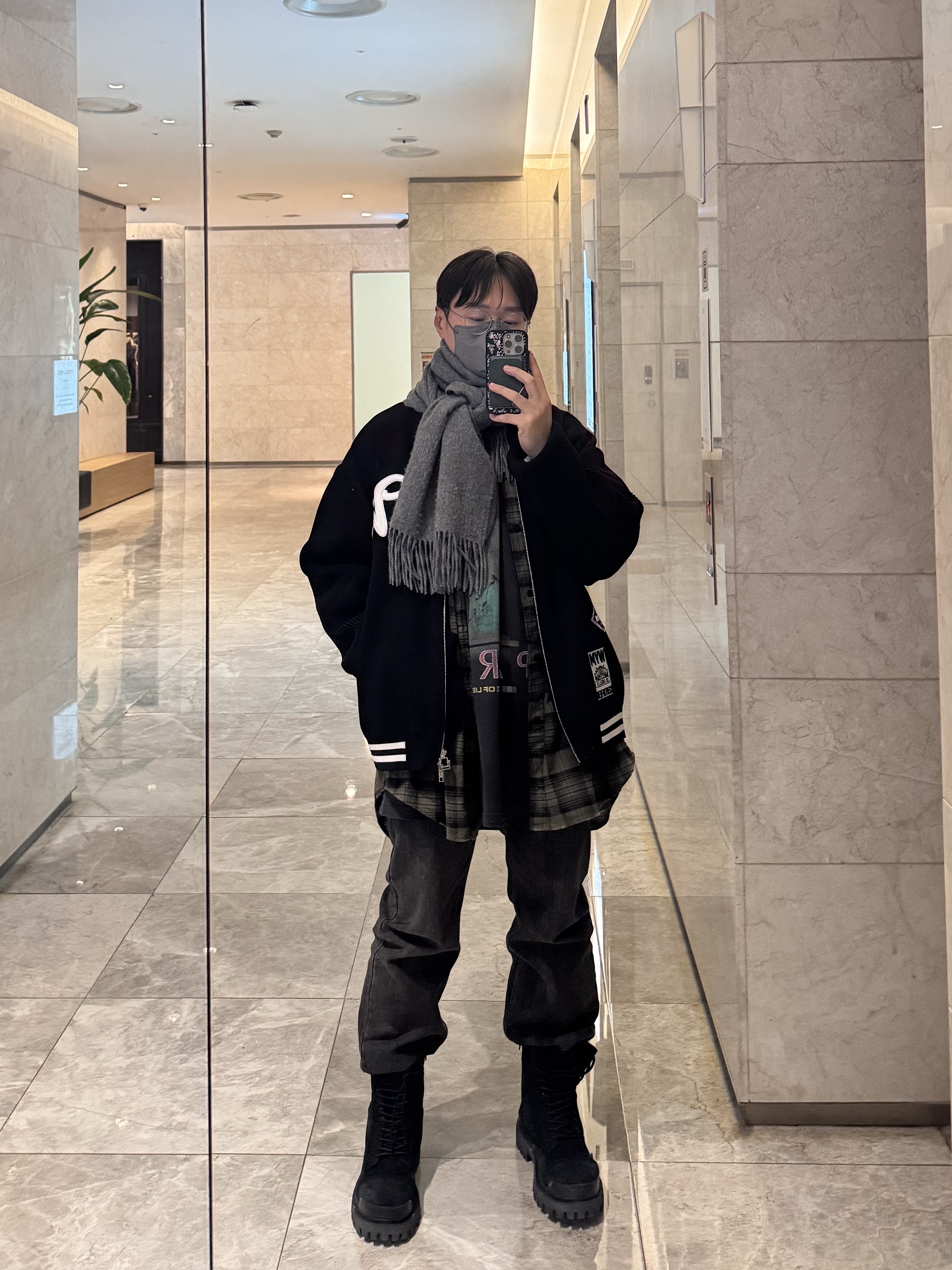 Balenciaga Paris Liberty Layered Oversized Shirts Dark Green, Wooyoungmi Varsity Zip Up Cardigan Black - 25SS 착용 스타일 - 1
