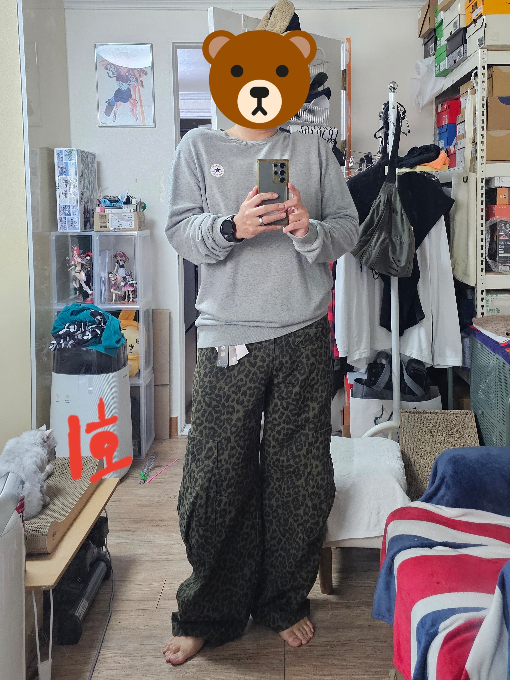 Karactor Lumping Cargo Pants Leopard Khaki 착용 스타일 - 4