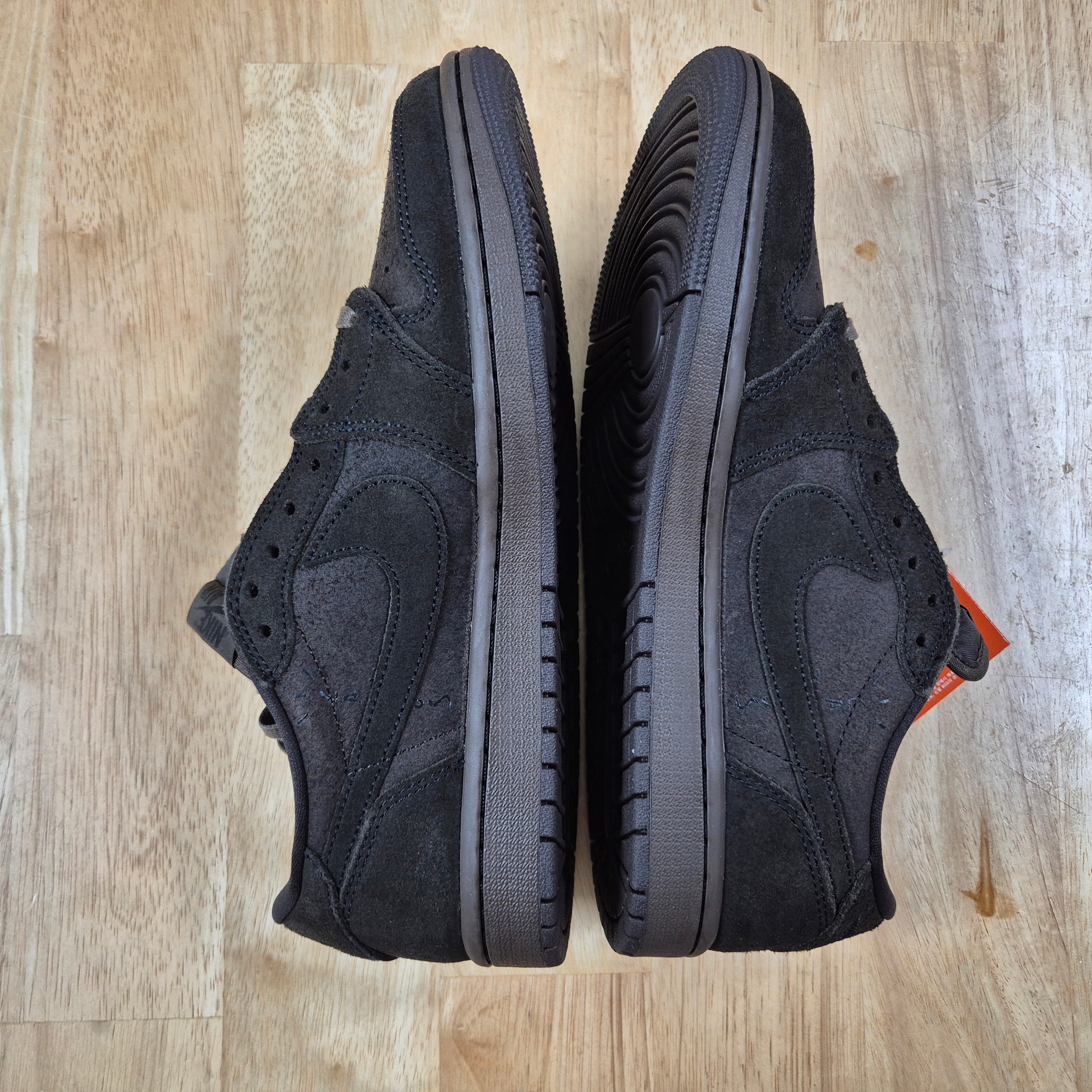 Jordan 1 x Travis Scott Retro Low OG SP Velvet Brown and Dark Mocha 착용 스타일 - 5