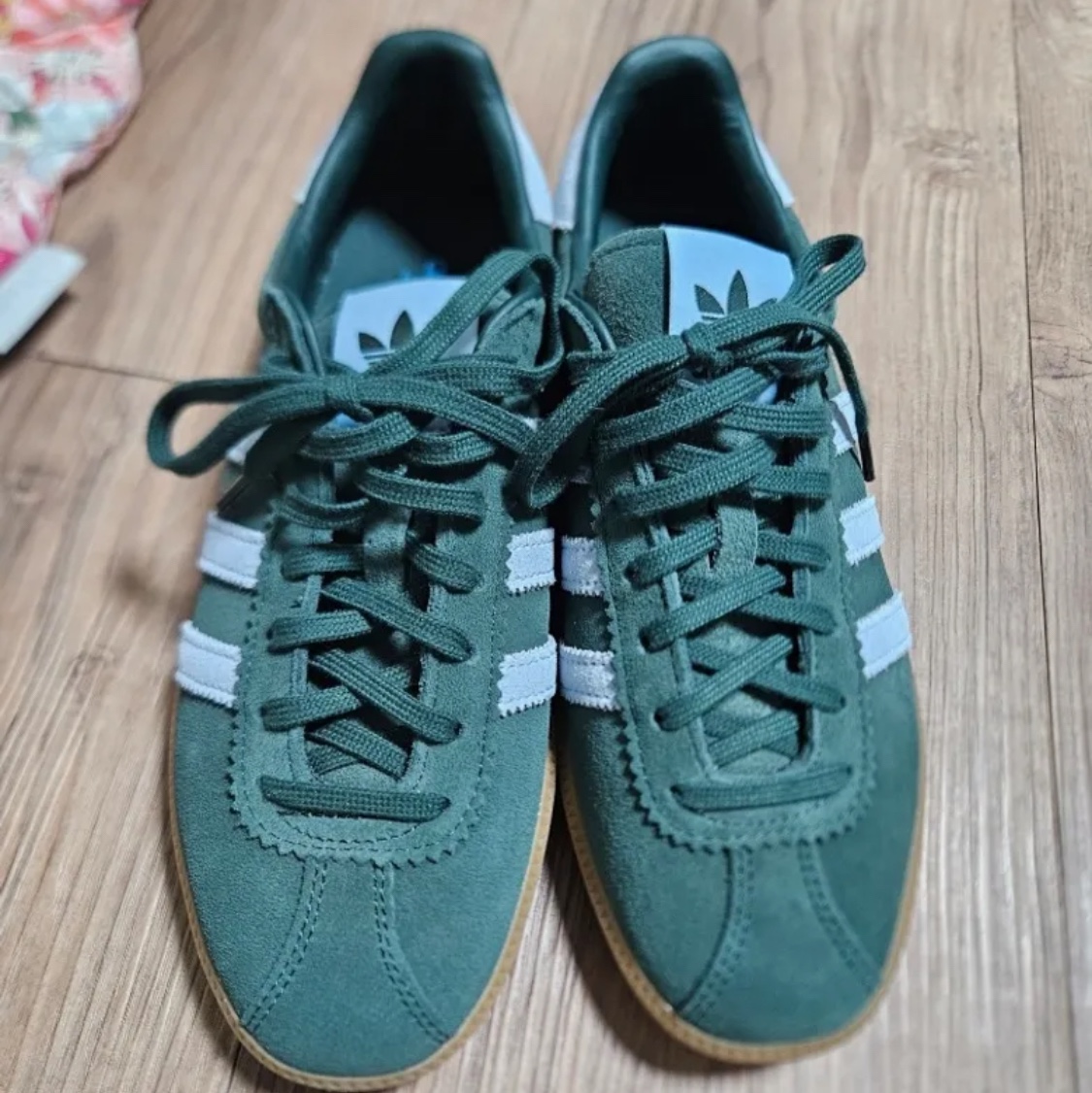 Adidas Bermuda Easy Mint 착용 스타일