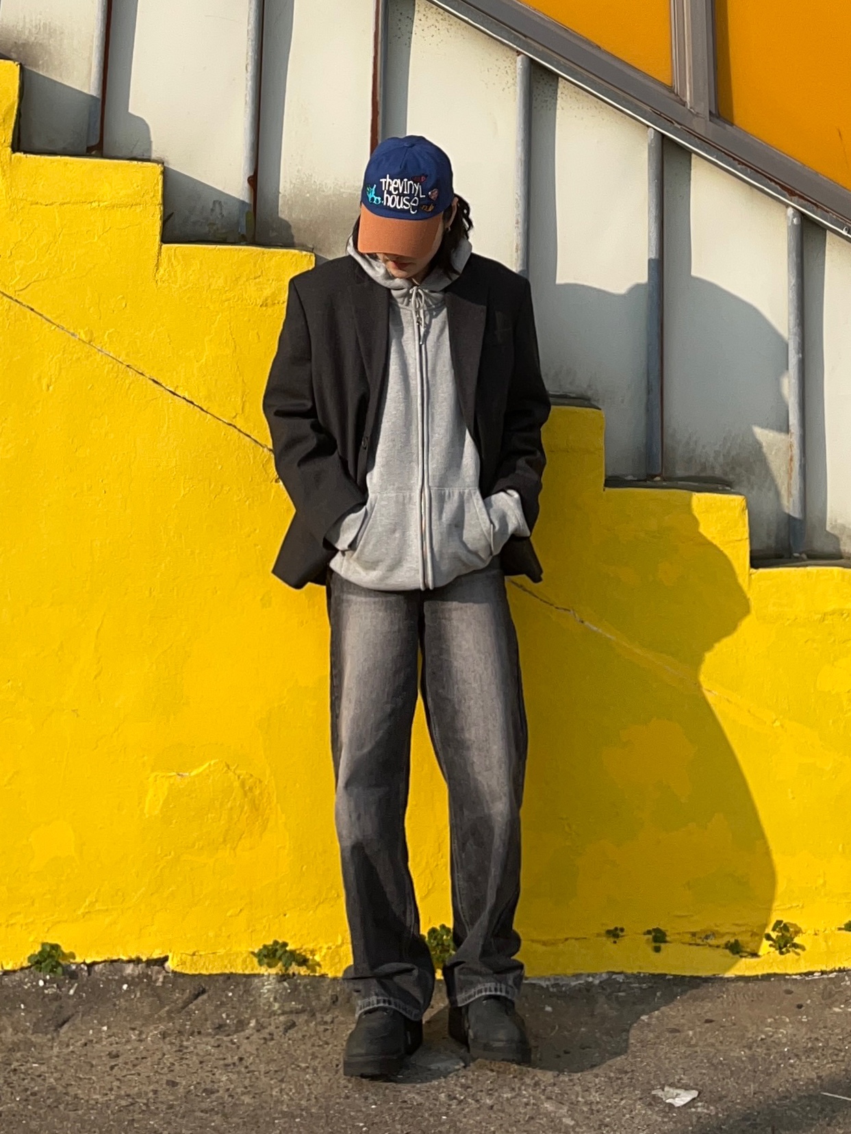 Thevinylhouse Twotone Ball Cap Blue, Zara x Ader Error Oversize Blazer Black 착용 스타일 - 2