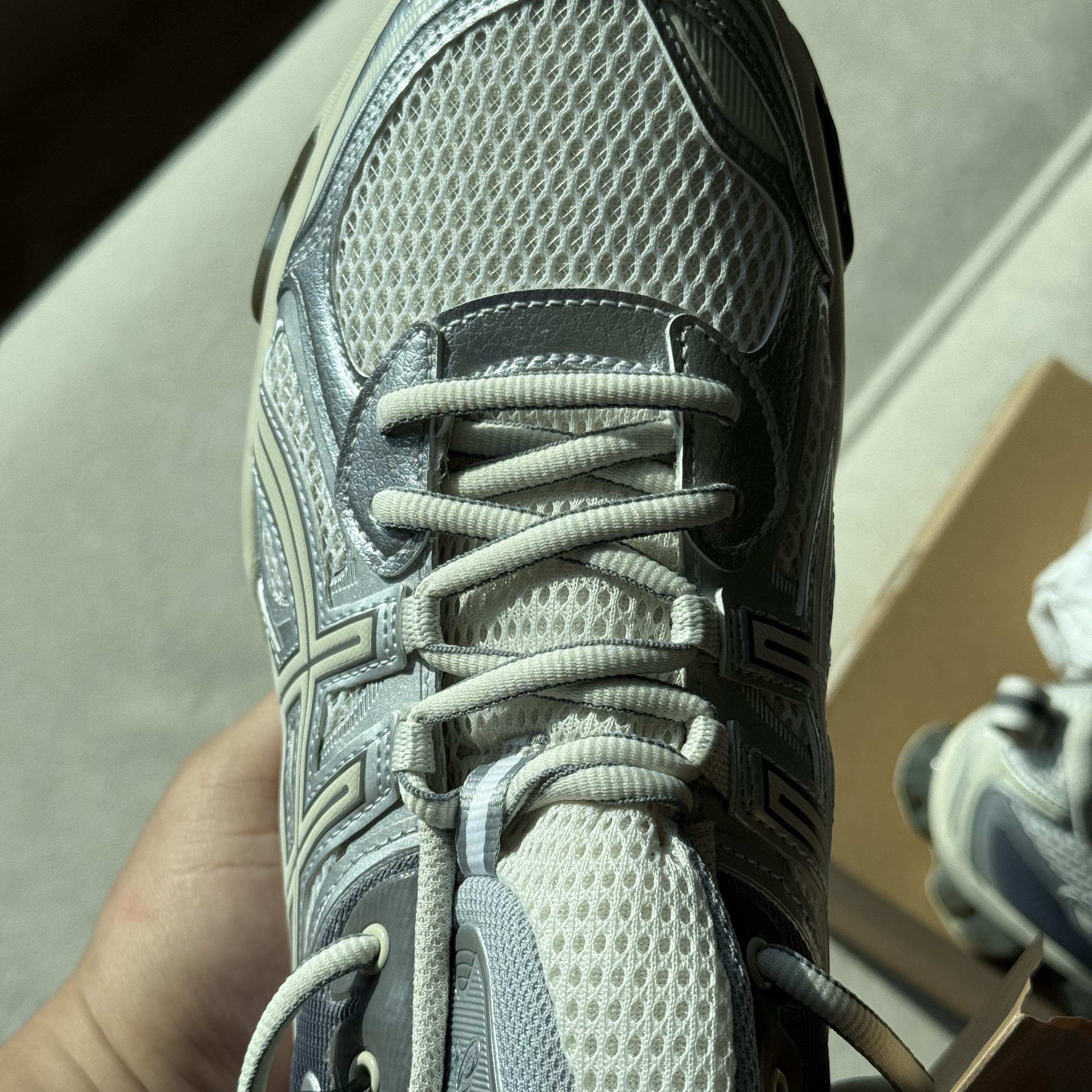 Asics Gel-Quantum Kinetic White Light Dust 착용 스타일 - 6
