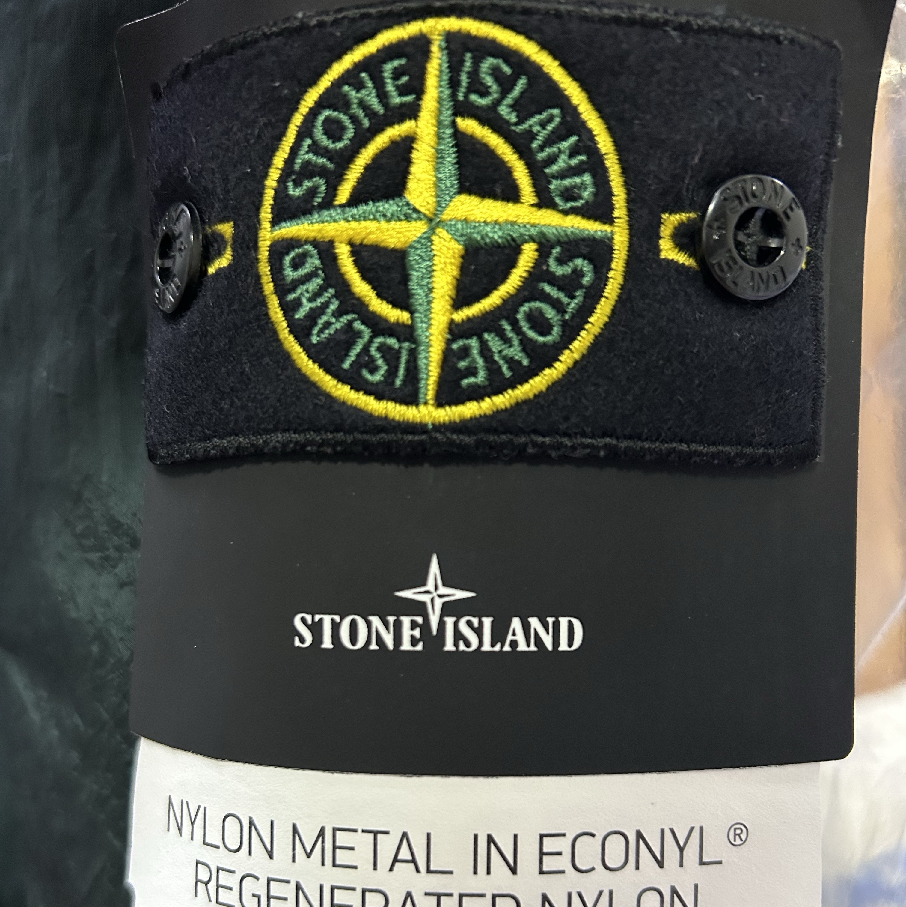Stone Island Q0519 Nylon Metal Econyl Regenerated Nylon Primaloft Jacket Dark Green - 22FW 착용 스타일 - 2