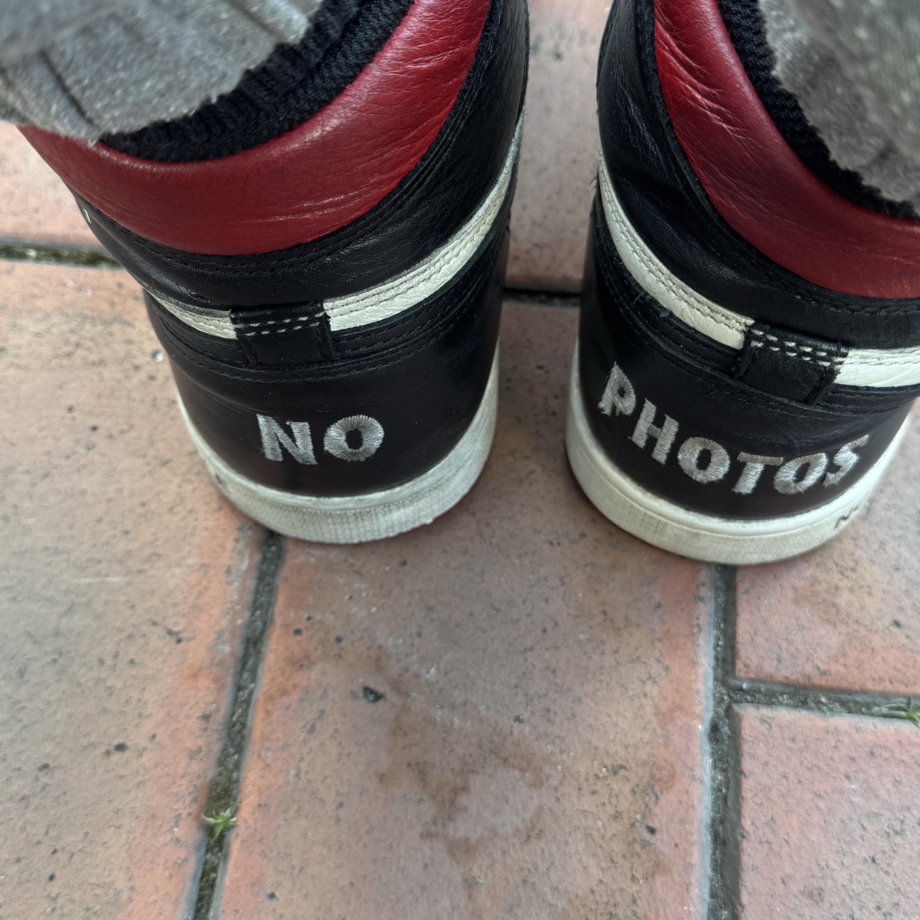 Jordan 1 Retro High Not for Resale Varsity Red 착용 스타일 - 4