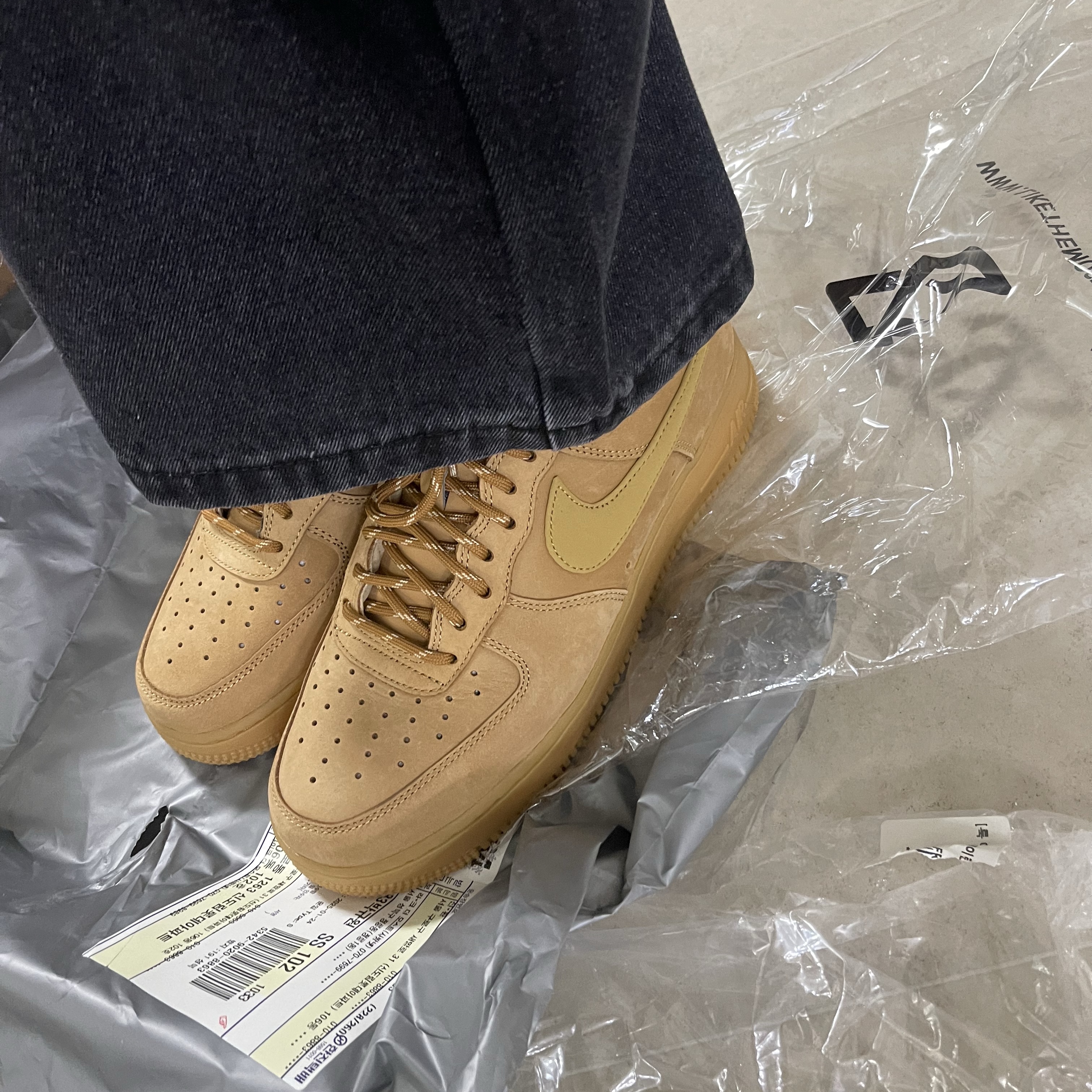 Nike Air Force 1 '07 WB Flax 착용 스타일 - 1