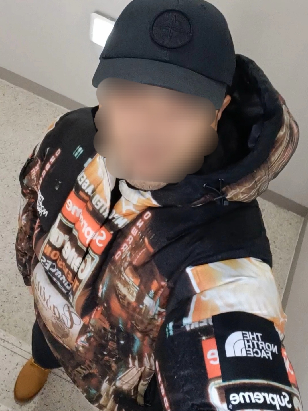 Supreme x The North Face 800-Fill Half Zip Hooded Pullover Times Square - 22FW 착용 스타일