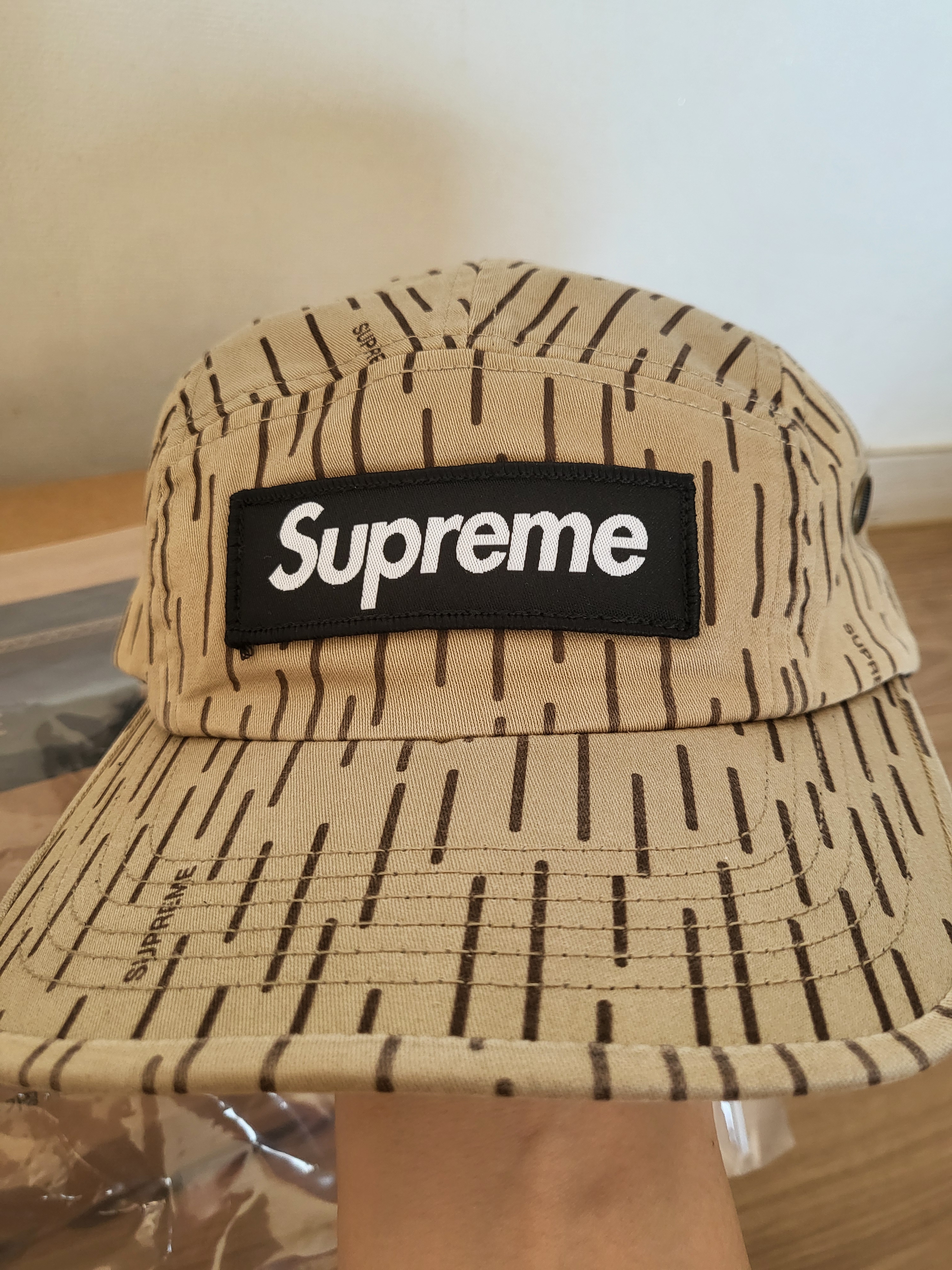 Supreme Military Camp Cap Tan Raindrop - 24FW 착용 스타일 - 1