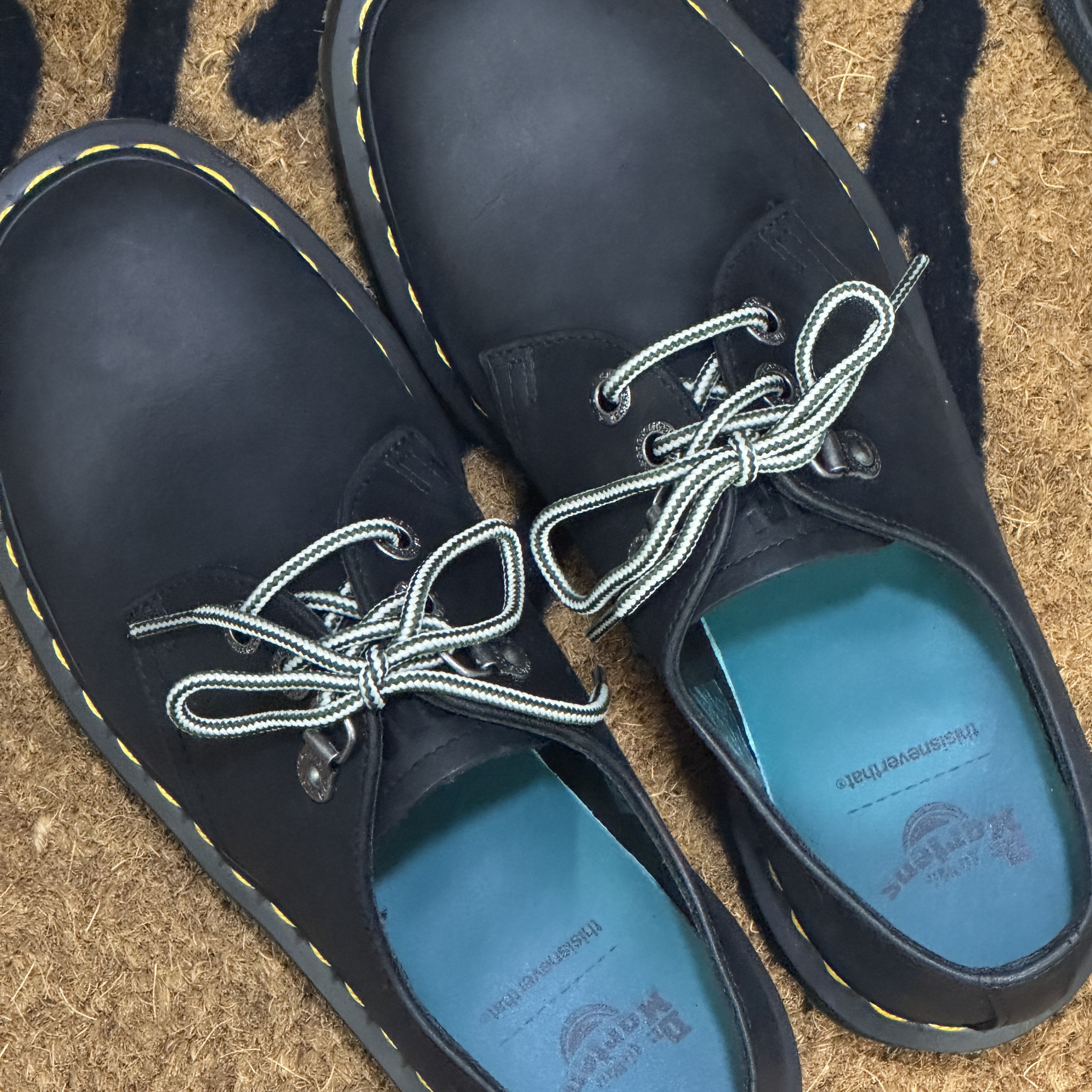Dr. Martens x Thisisneverthat 1461 Waxed Full Grain Black 착용 스타일