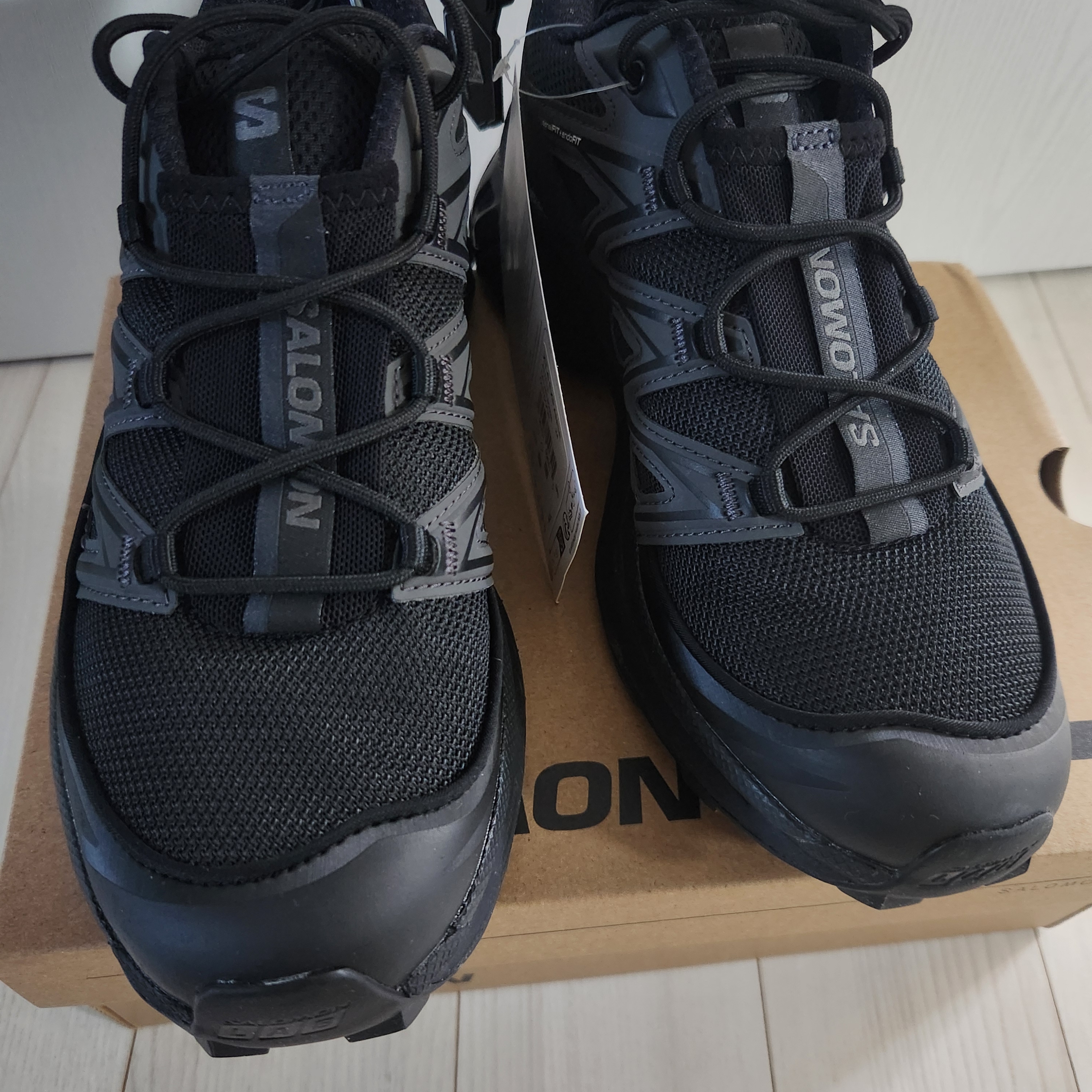 Salomon XT-6 Expanse Black Ebony 착용 스타일
