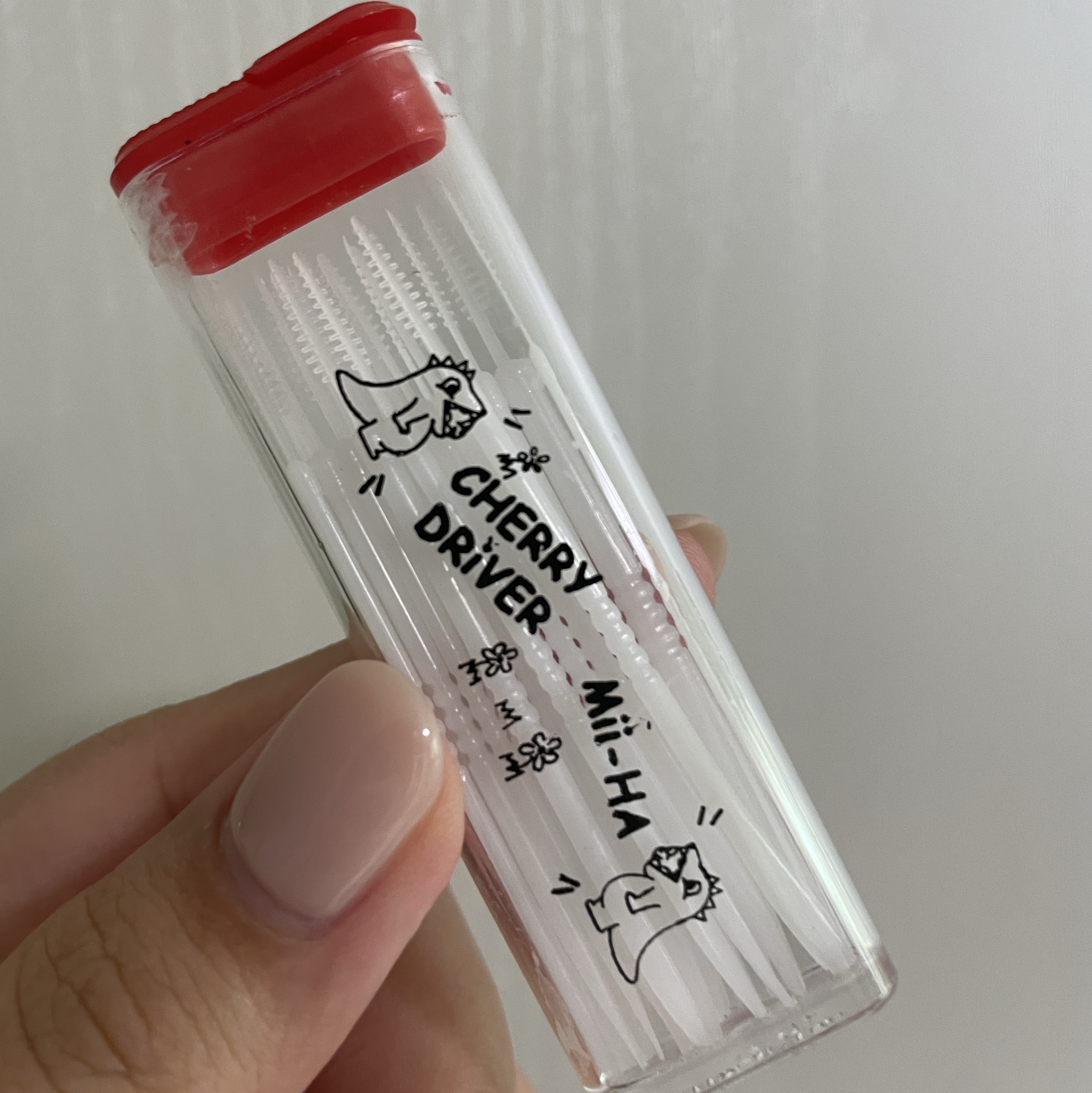 Cherry Driver X Mii-Ha Dental Toothpick 착용 스타일