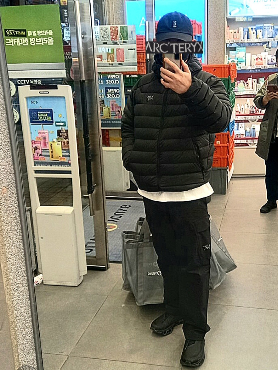 Arc'teryx Cerium Hoody Black, Arc'teryx Rampart Pants Black 착용 스타일 - 1
