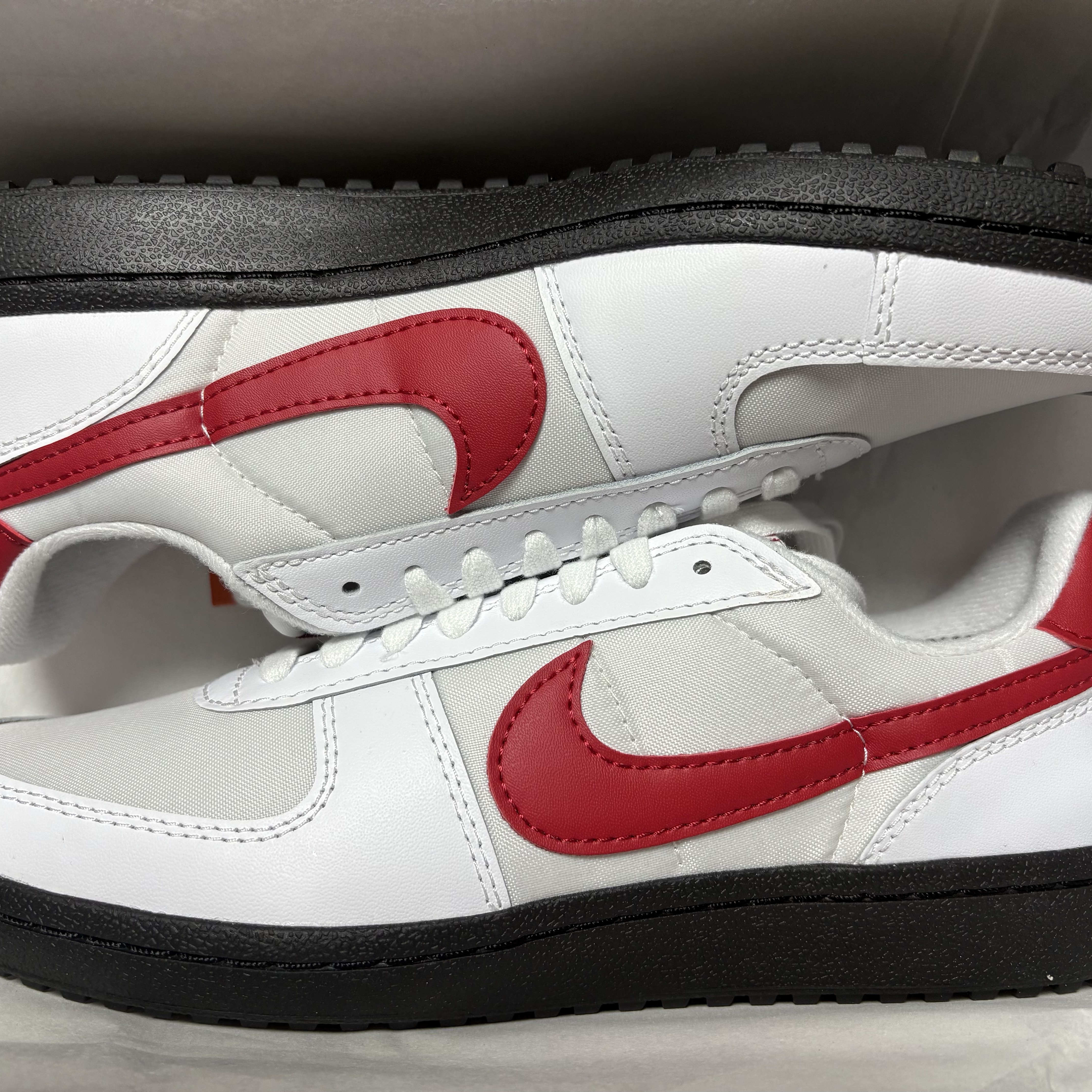 Nike Field General 82 SP White and Varsity Red 착용 스타일 - 2