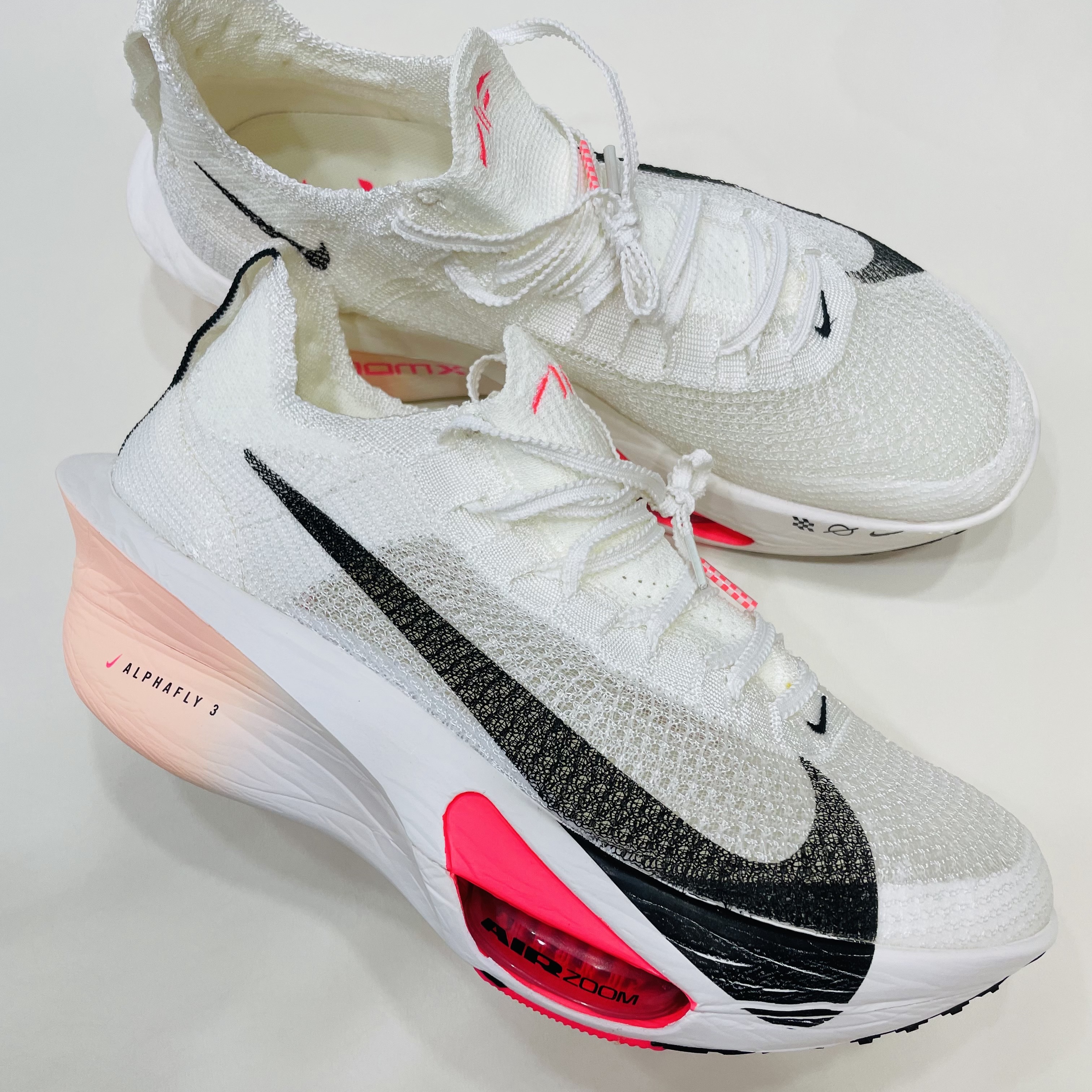 (W) Nike Air Zoom Alphafly Next% 3 Sail Crimson Tint 착용 스타일