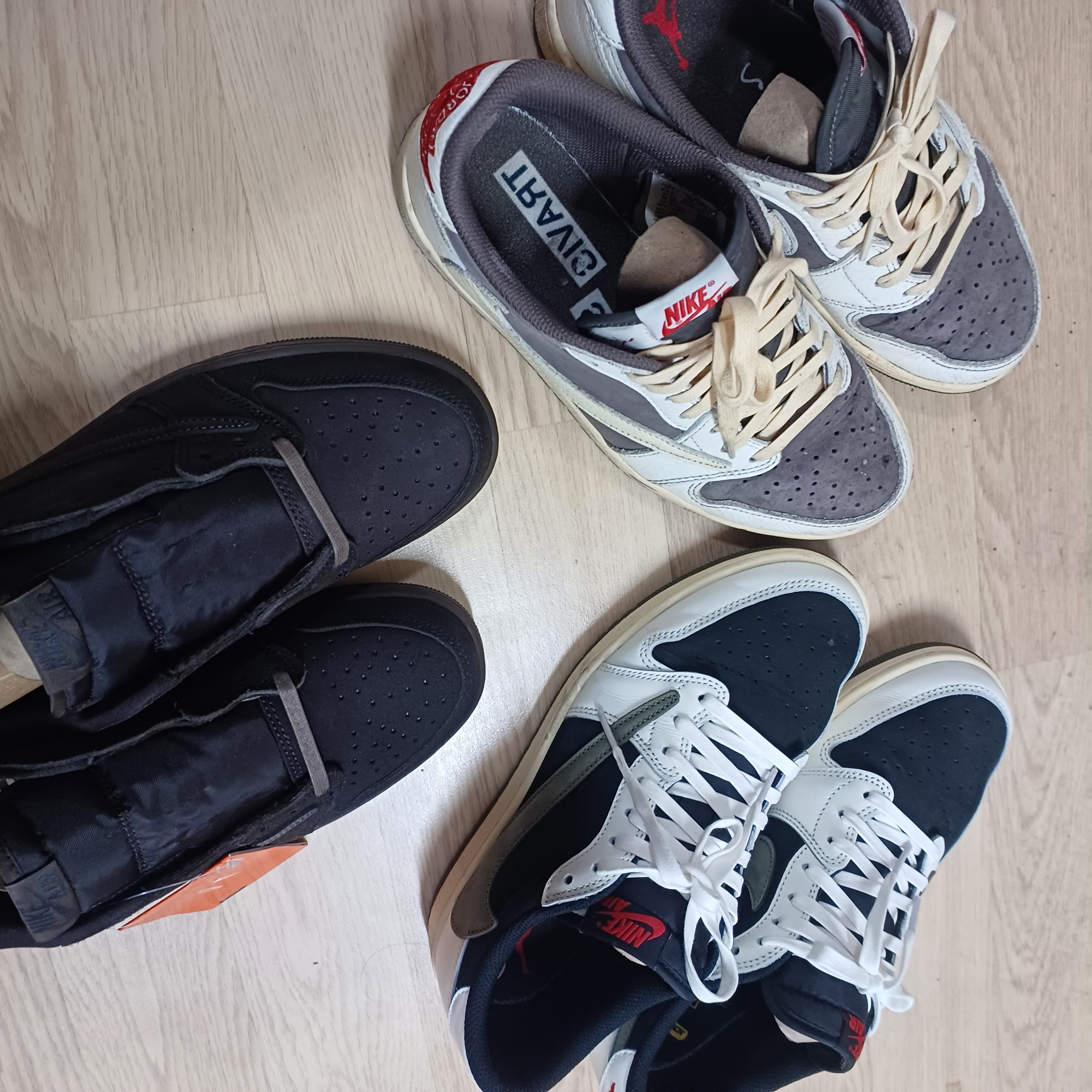 (W) Jordan 1 x Travis Scott Retro Low OG SP Medium Olive, Jordan 1 x Travis Scott Retro Low OG SP Velvet Brown and Dark Mocha 착용 스타일