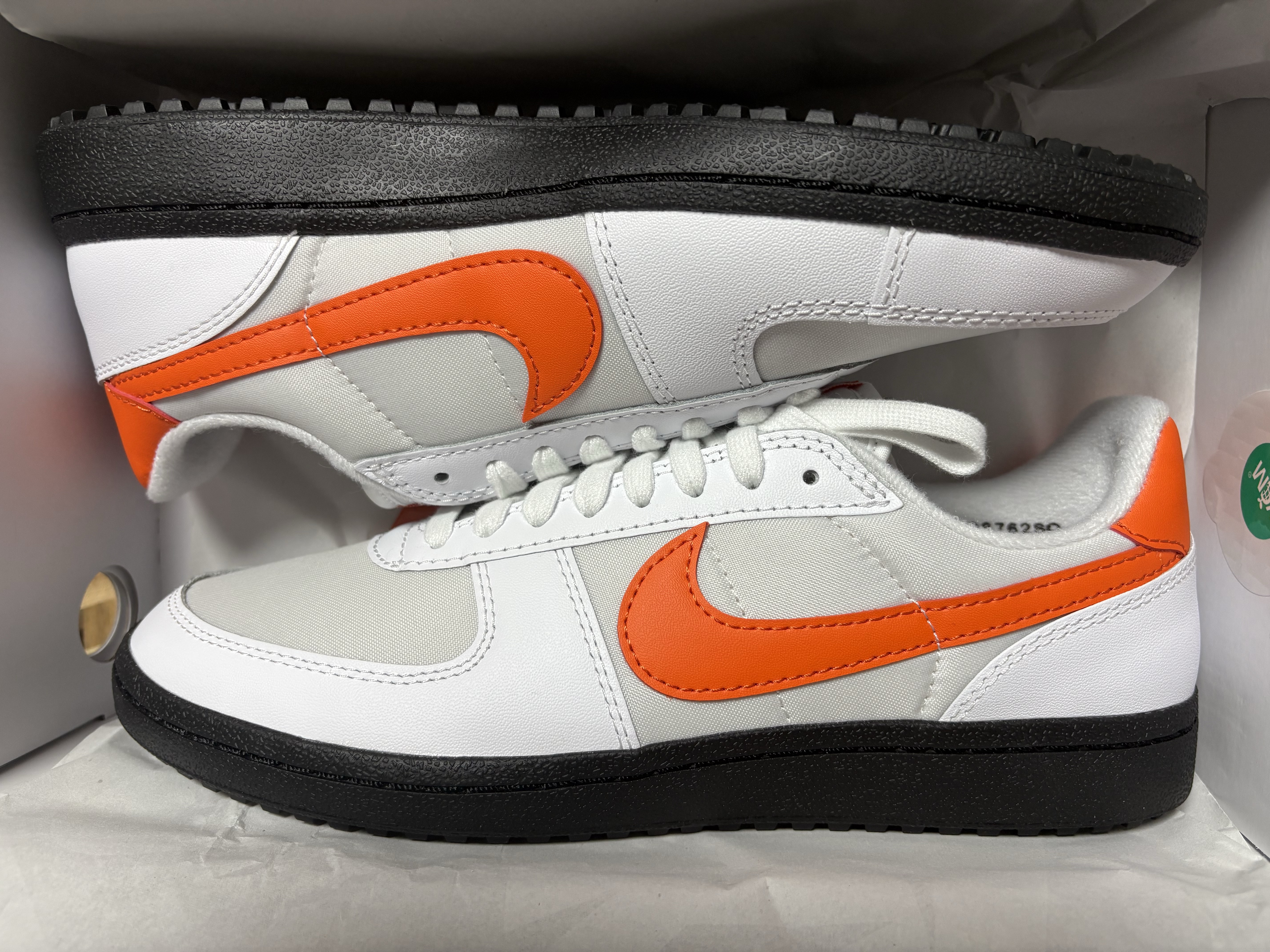 Nike Field General 82 SP White and Orange Blaze 착용 스타일 - 2
