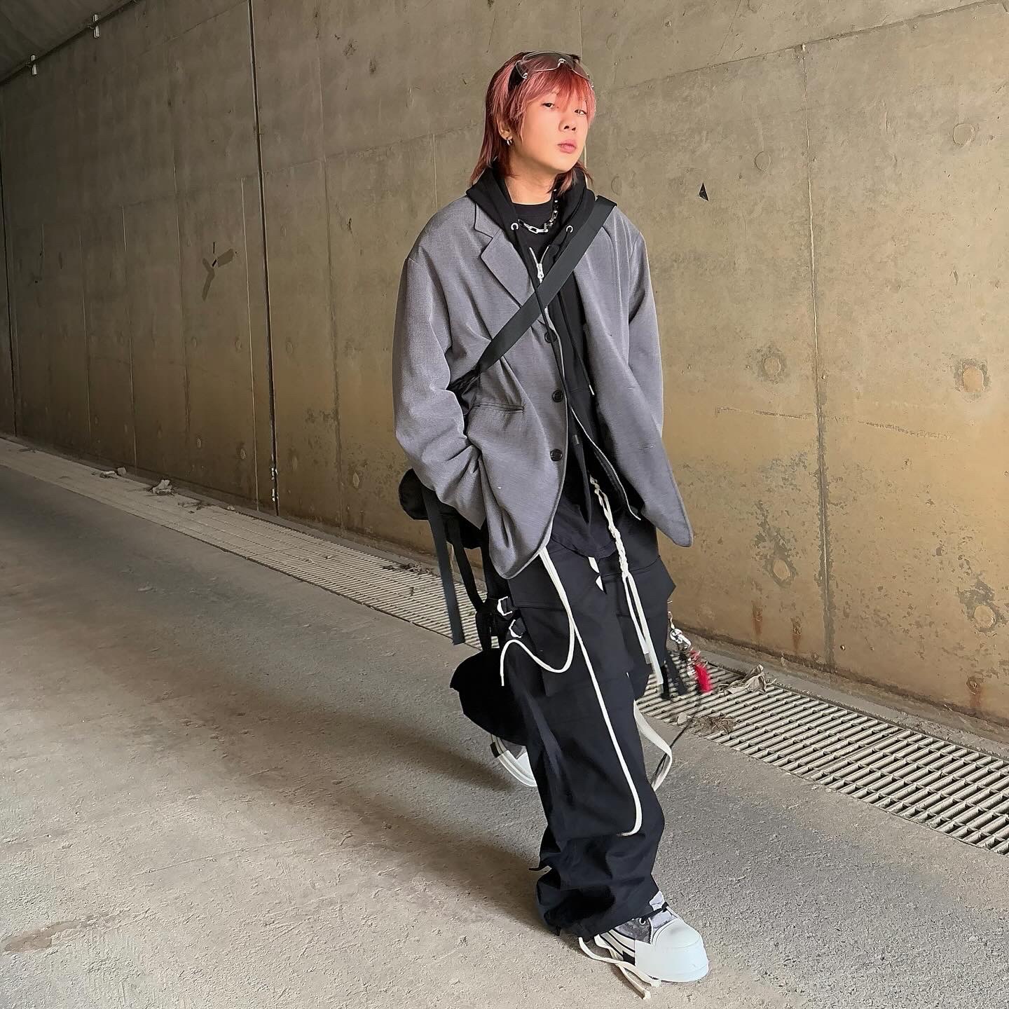 Converse x Drkshdw DBL Drkstar Overdye Chuck 70 Hi Concrete 착용 스타일 - 2