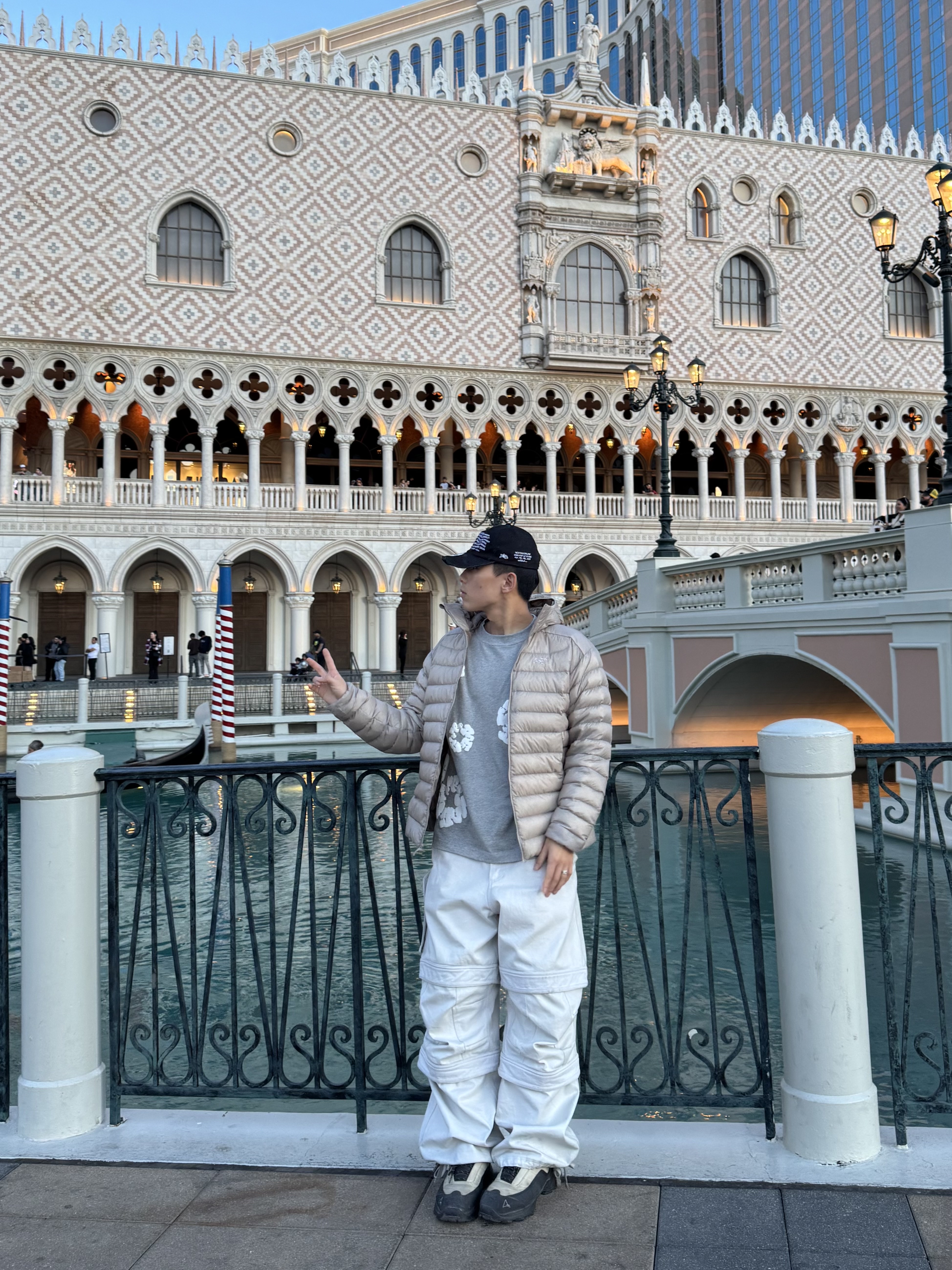 Arc'teryx Cerium Hoody Rune, Farfromwhat Far Layered Work Pants White 착용 스타일 - 2