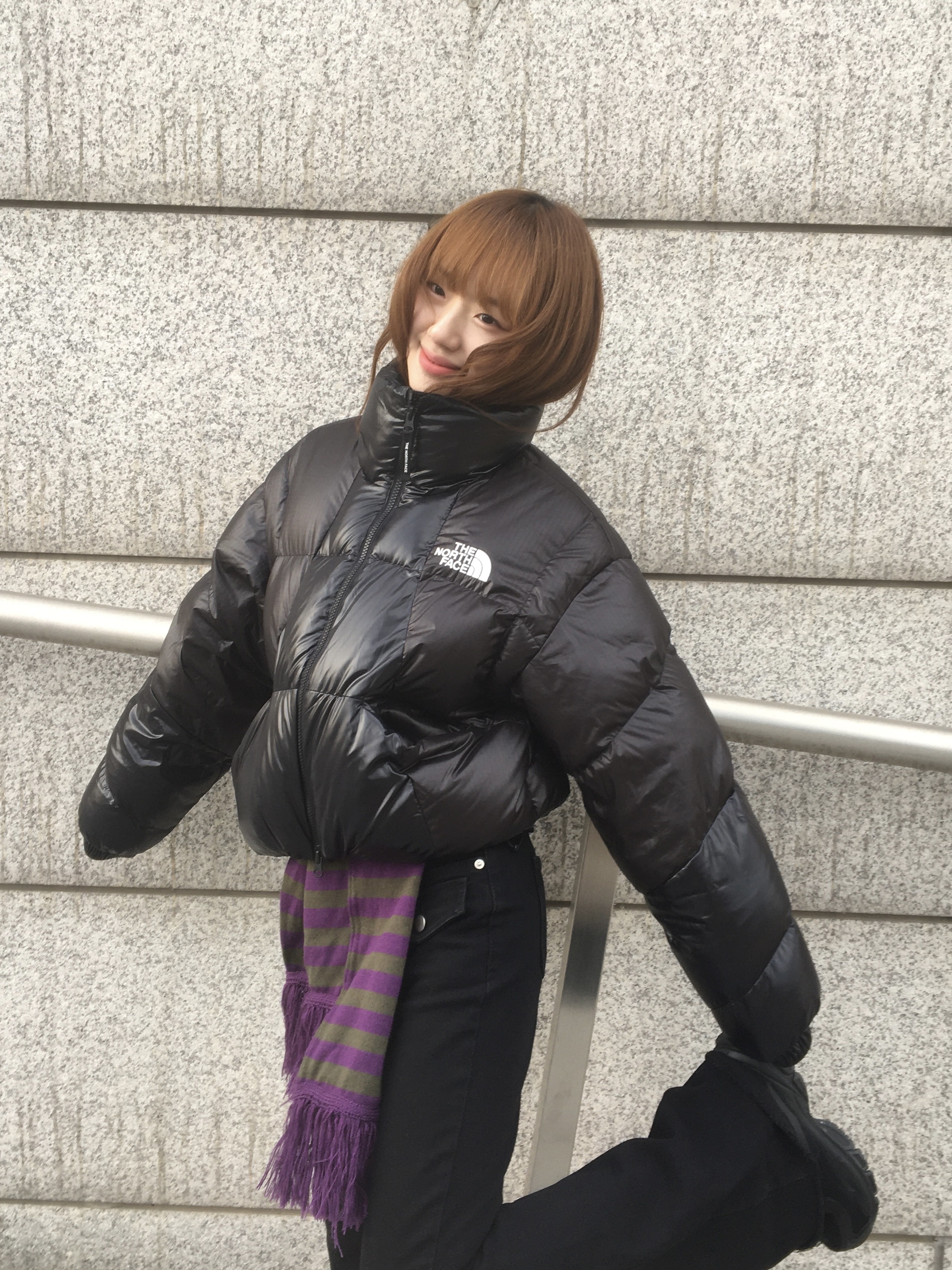Thevinylhouse Stripe Muffler Khaki, The North Face White Label Wave RDS Down Jacket Black 착용 스타일 - 1