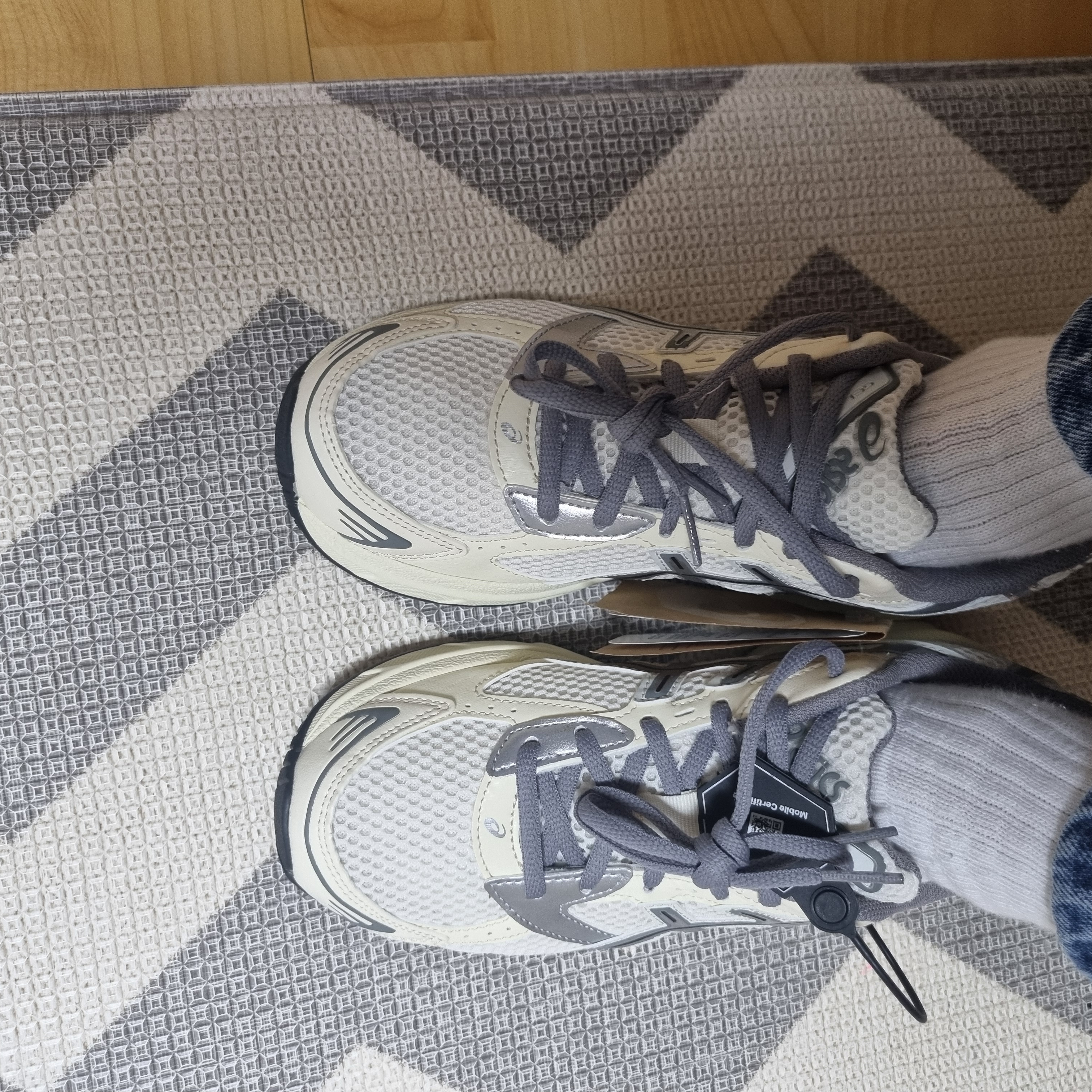 (W) Asics Gel-1130 Cream Clay Grey 착용 스타일