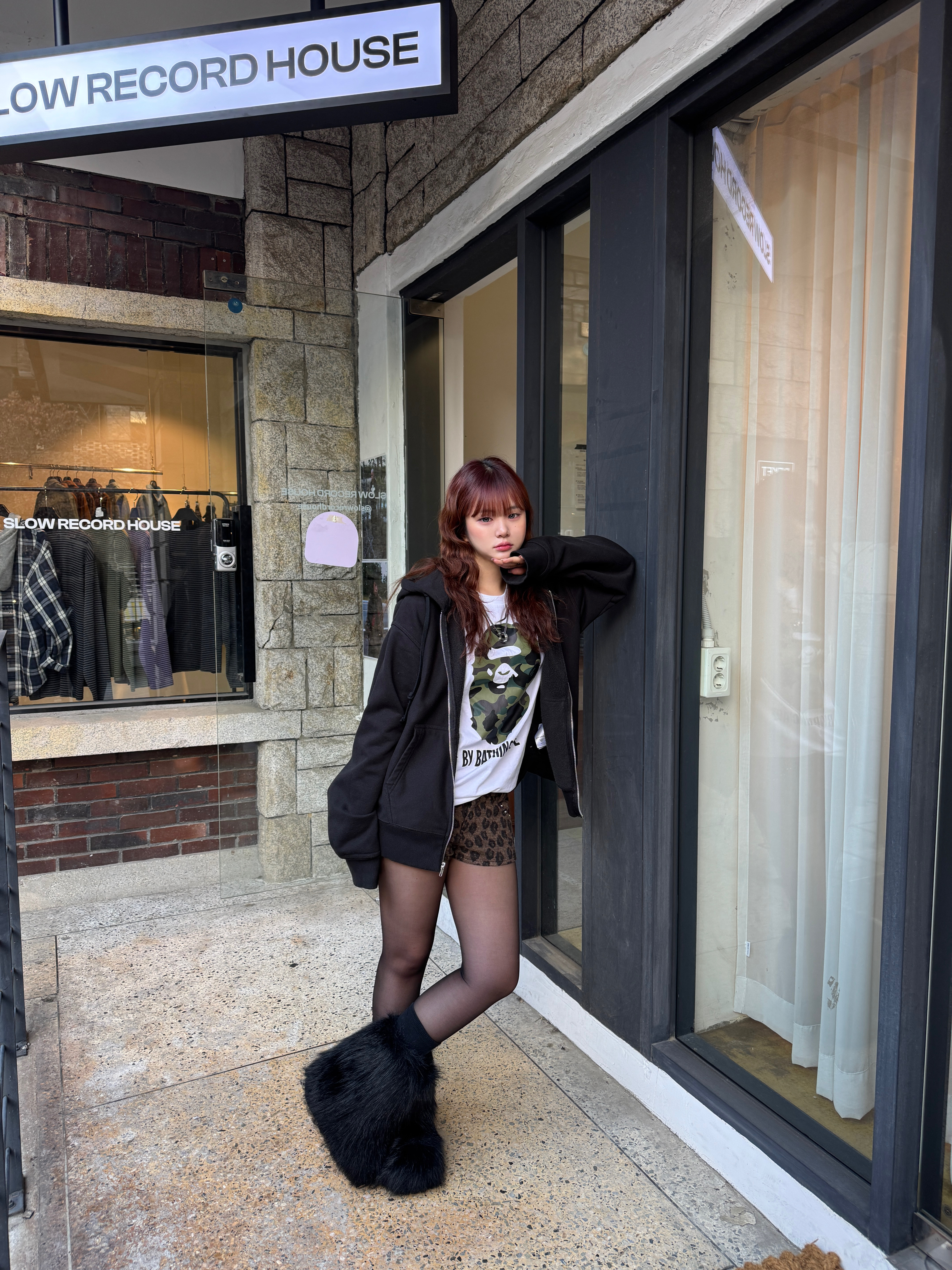 BAPE City Camo By Bathing Ape T-Shirt White Black, Stussy Ist Venus Zip Hoodie Black 착용 스타일 - 3