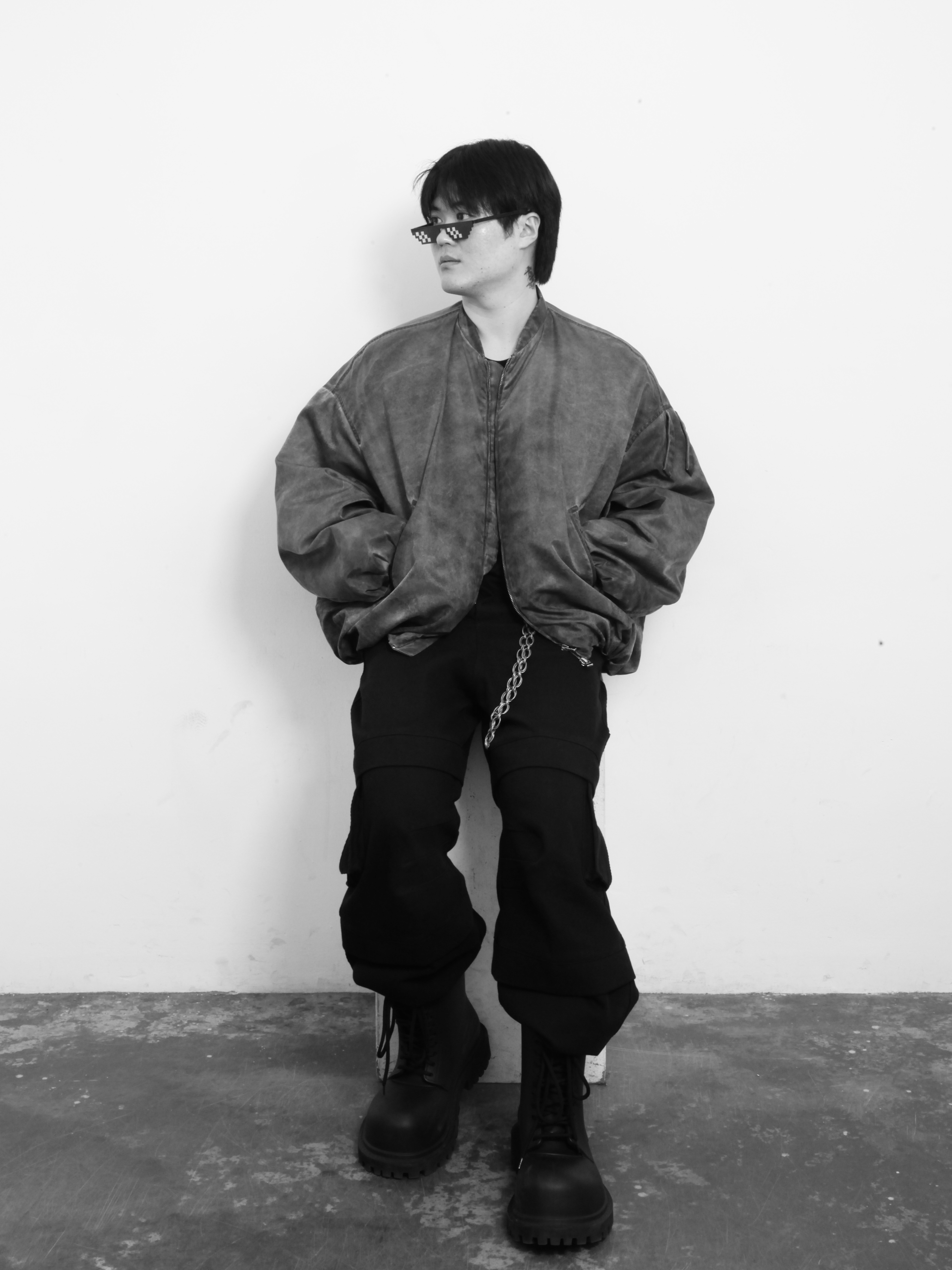 Nonnod x Undermycar Esker Jacket Crown Blue, Balenciaga XL Army Boots Full Eva Black 착용 스타일