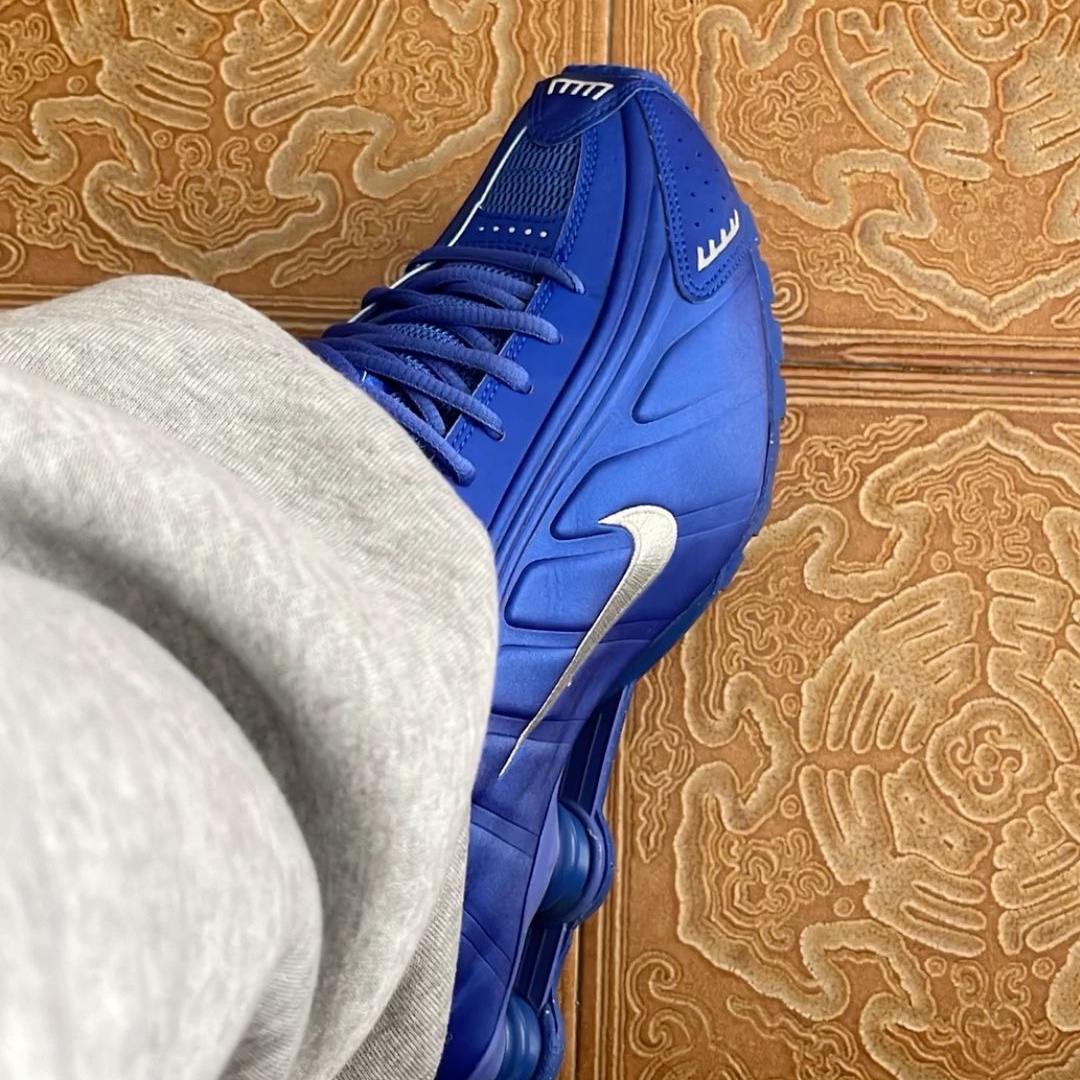 (W) Nike Shox R4 Racer Blue and Metallic Silver 착용 스타일 - 2