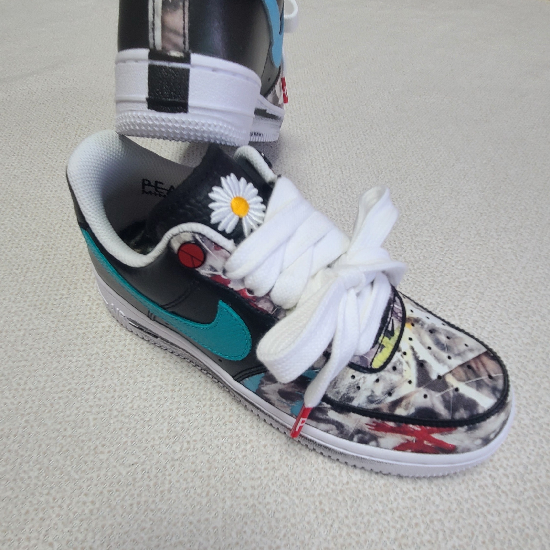 Nike x Peaceminusone Air Force 1 Low Para-Noise 3.0 Black and Multicolor 착용 스타일 - 3