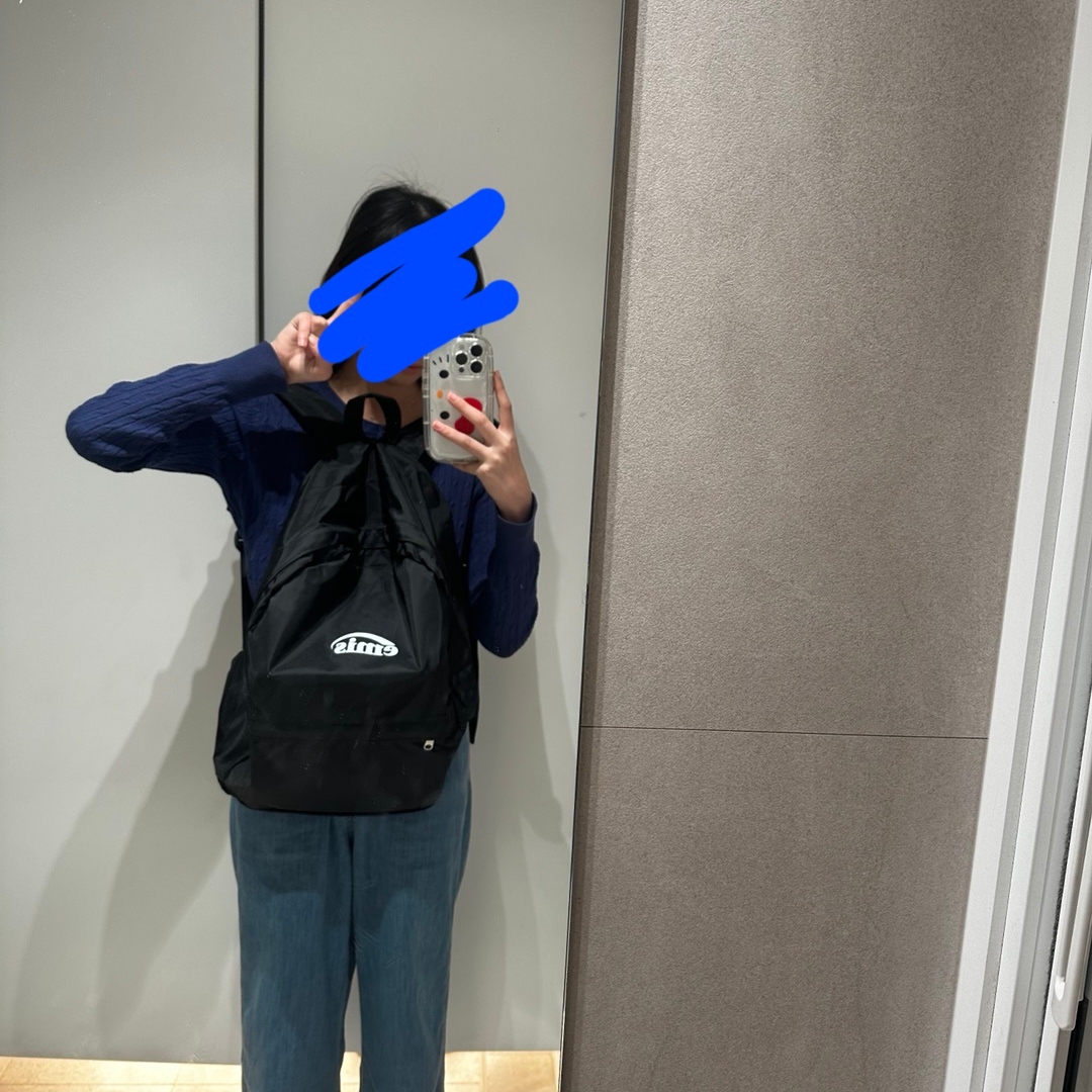 Emis New Logo Big Backpack Black 착용 스타일