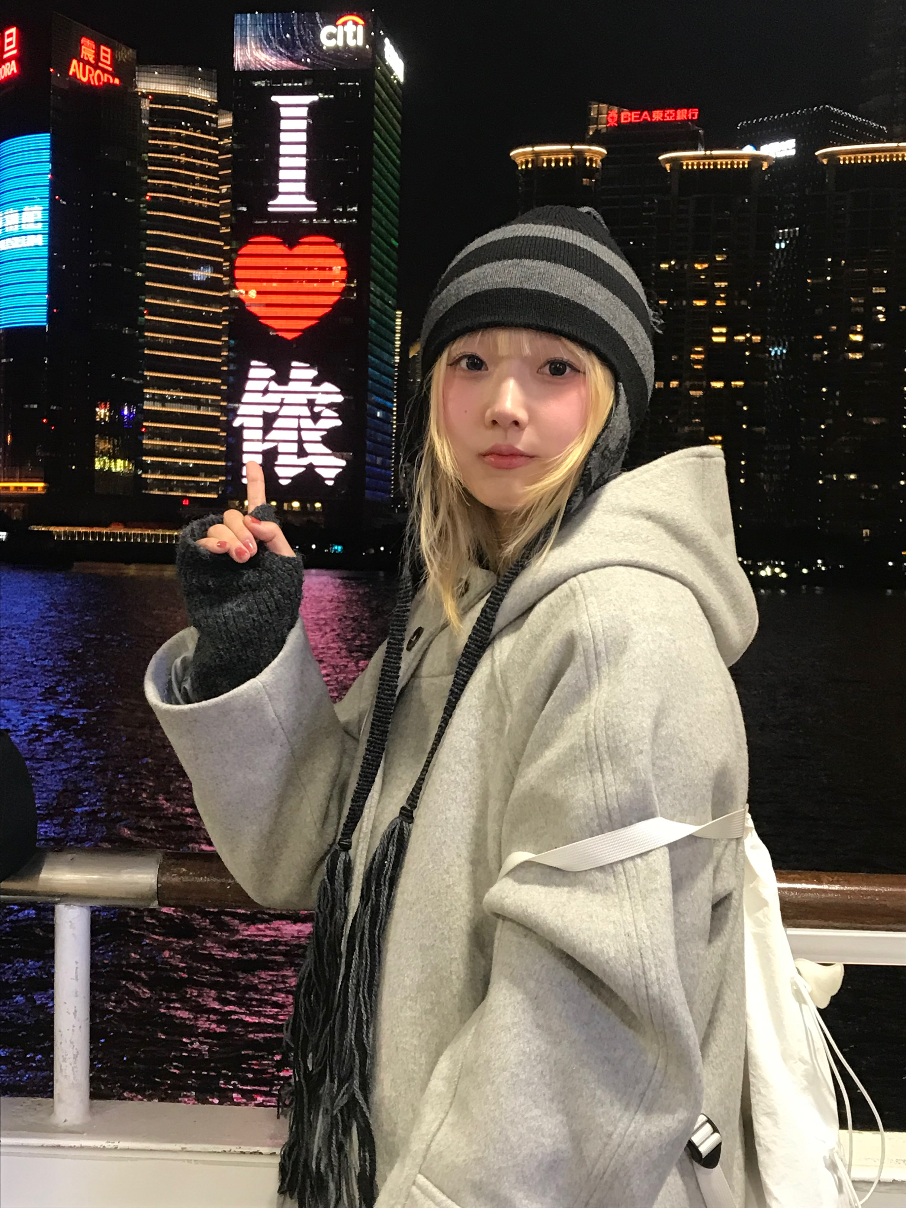 Palace x Vivienne Westwood Orb Knit Earflap Beanie Black White - 24FW 착용 스타일 - 1