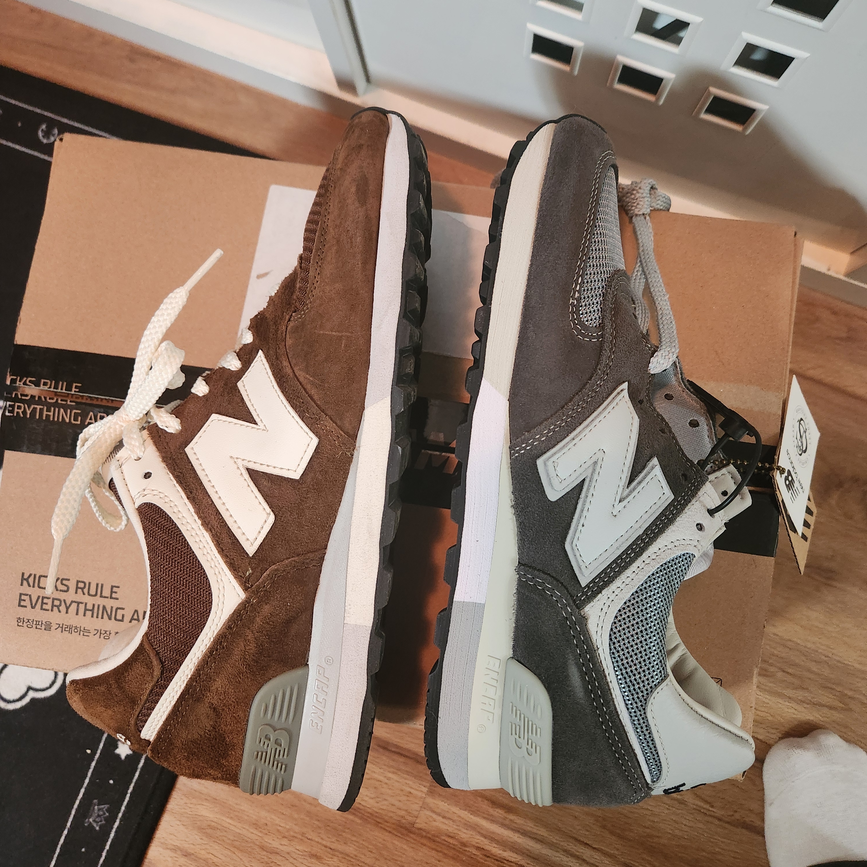 New Balance 576 Made in UK Grey, New Balance 576 Made in UK Monks Robe Coconut Milk 착용 스타일 - 2
