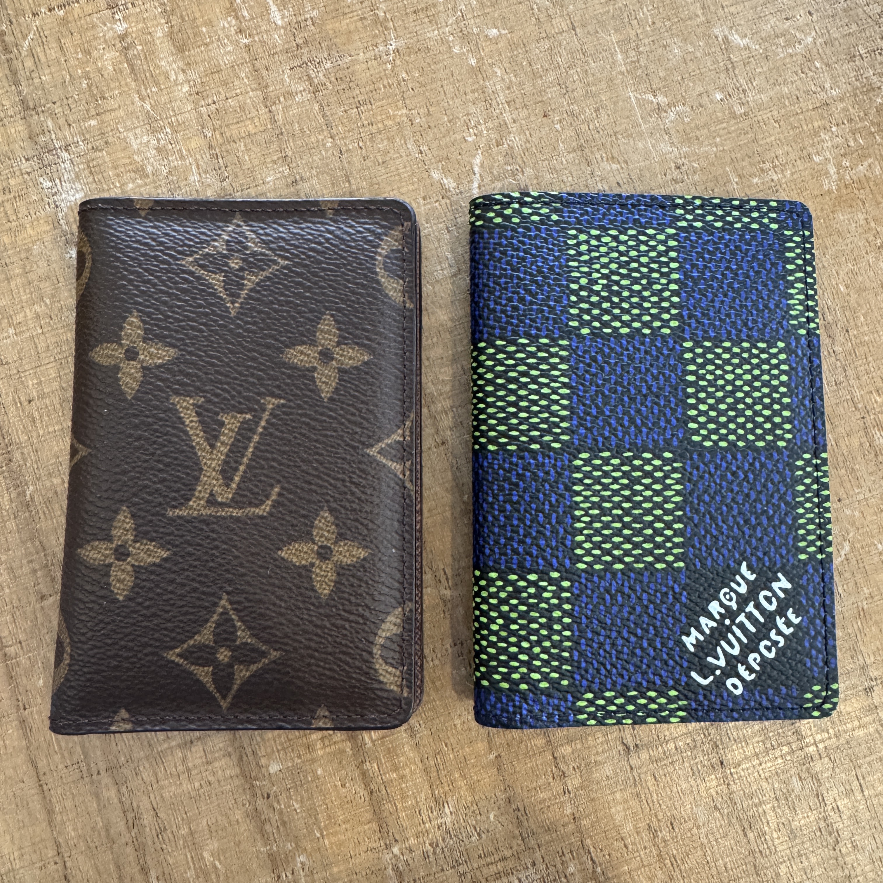 Louis Vuitton Pocket Organizer Blue Green 착용 스타일 - 1