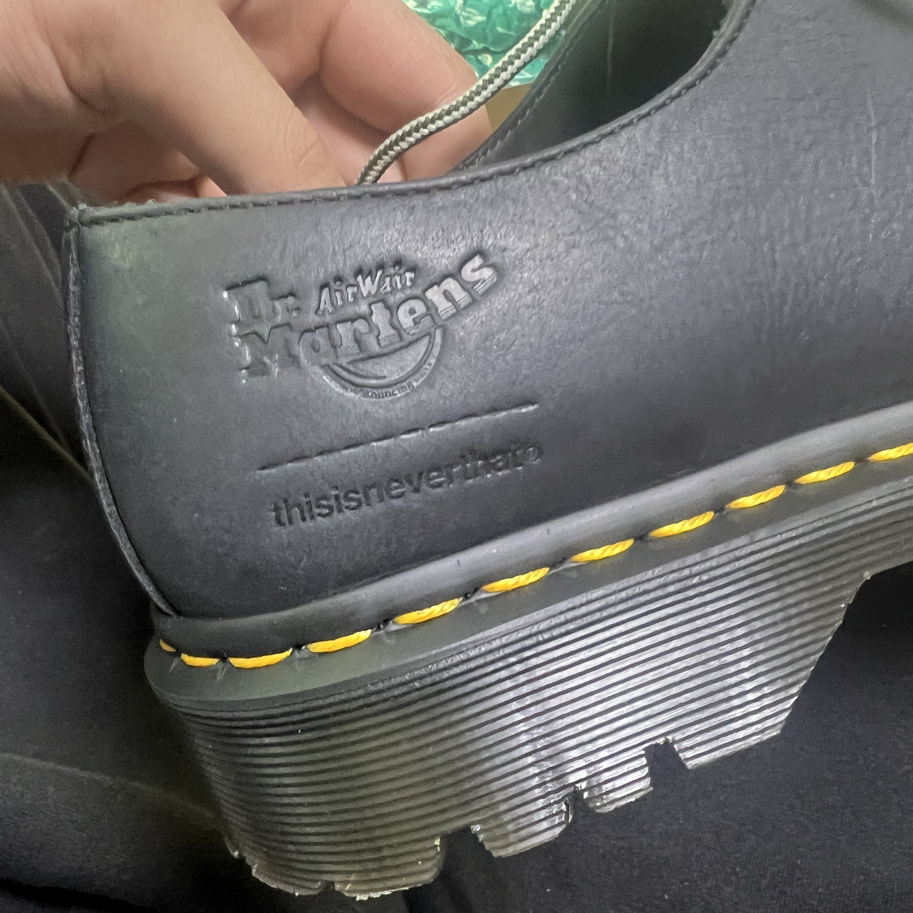 Dr. Martens x Thisisneverthat 1461 Waxed Full Grain Black 착용 스타일