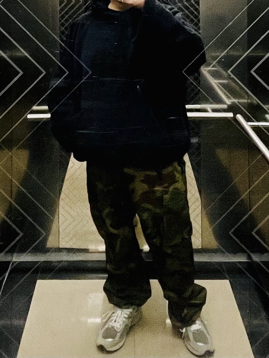 New Balance 2002R Grey, Yeezy Gap Engineered By Balenciaga Dove Hoodie Washed Black 착용 스타일