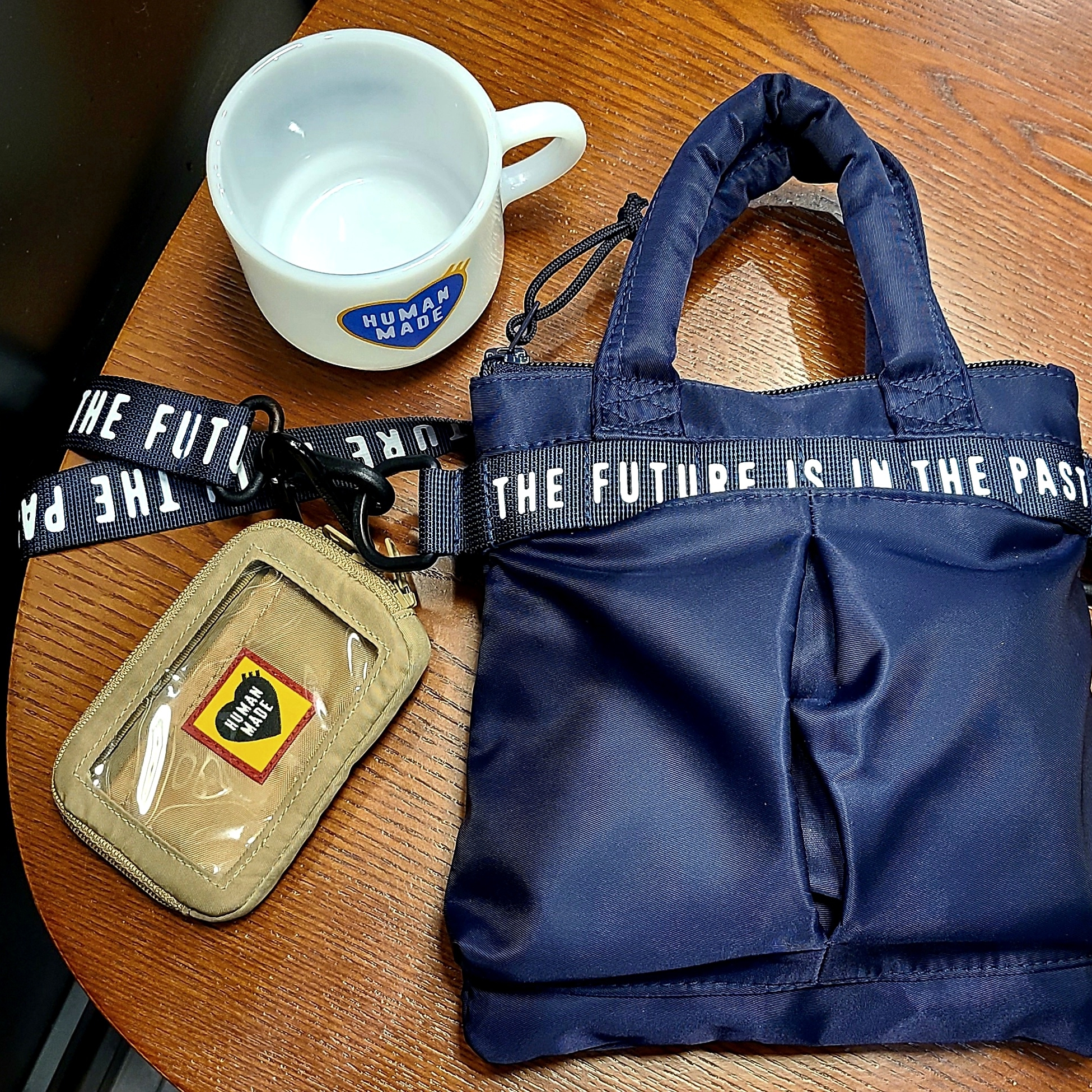 Human Made Glass Mug White, Human Made Mini Helmet Bag Navy 착용 스타일 - 1