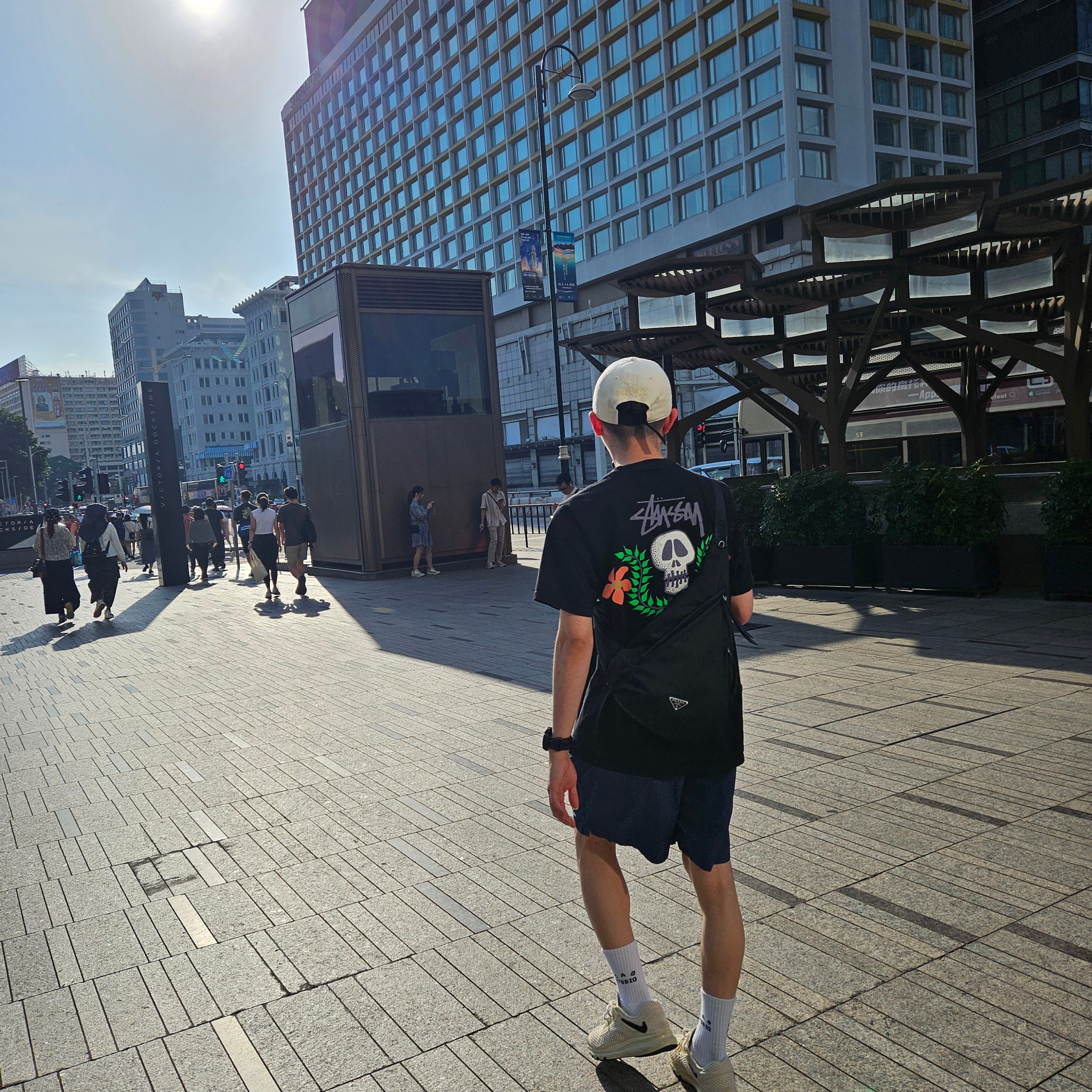 IAB Studio T-Shirt Green Pink, Carhartt Canvas Cap Atomic Blue 착용 스타일 - 4
